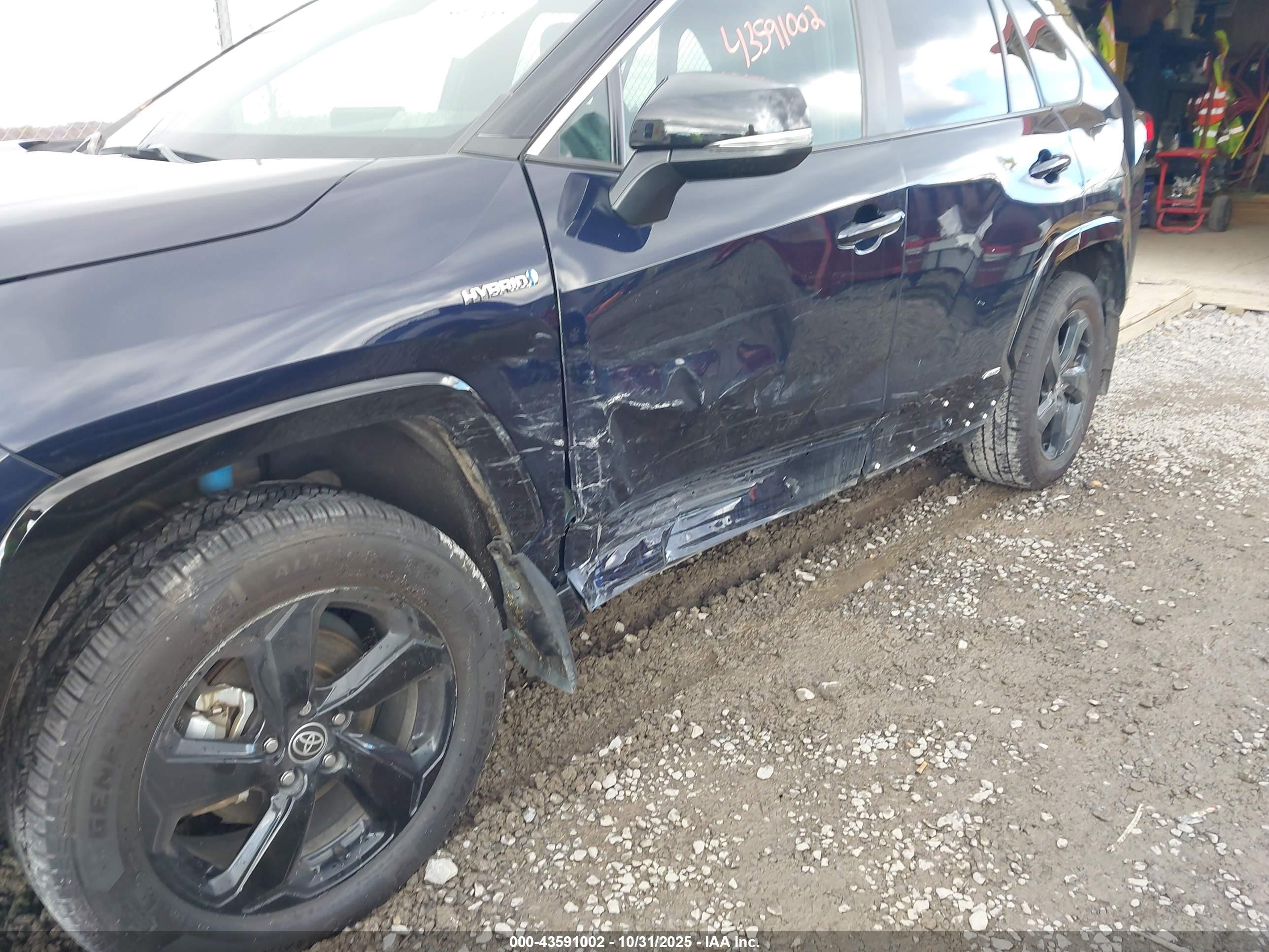 TOYOTA RAV4 image 6