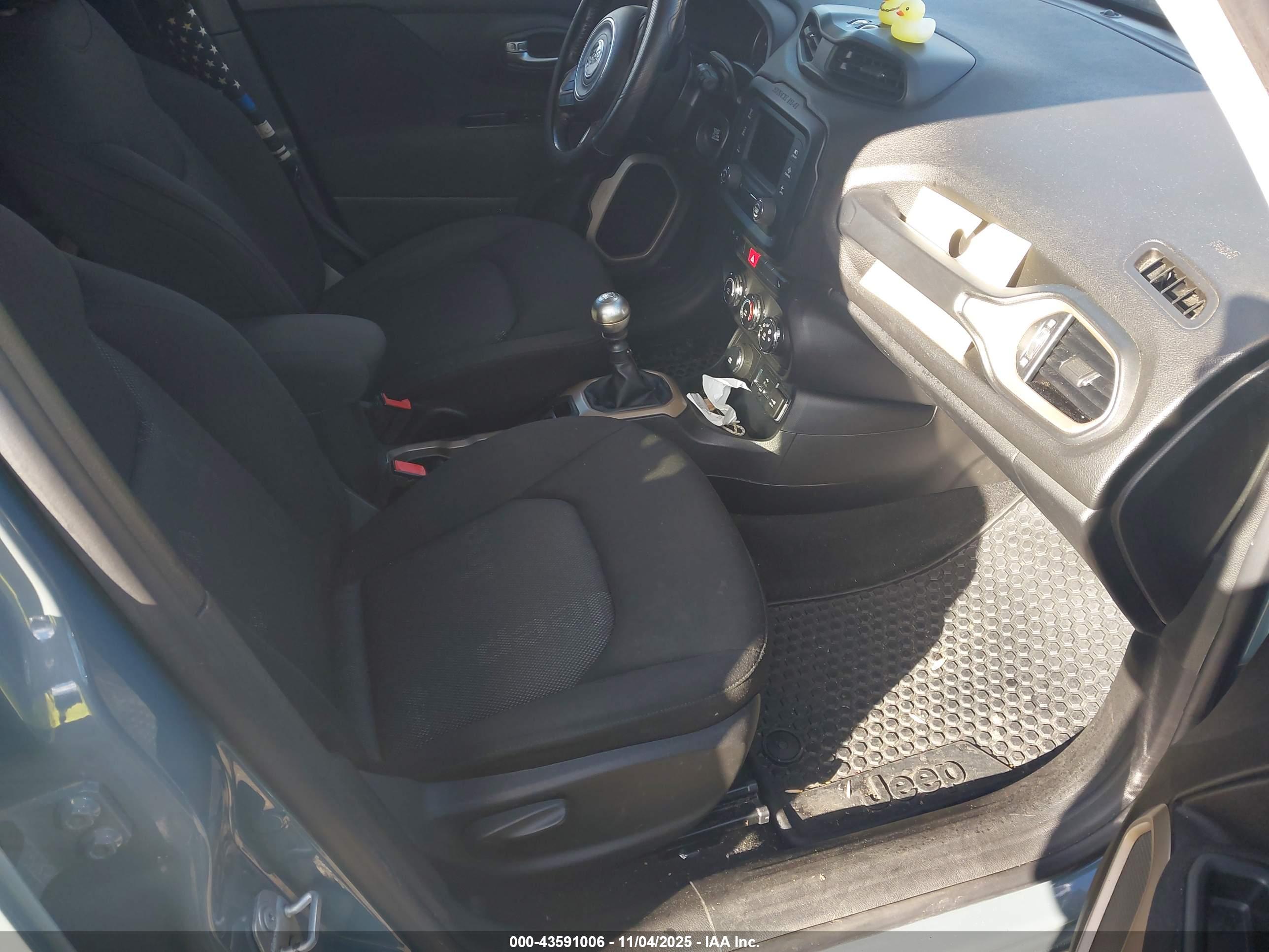 JEEP RENEGADE image 5