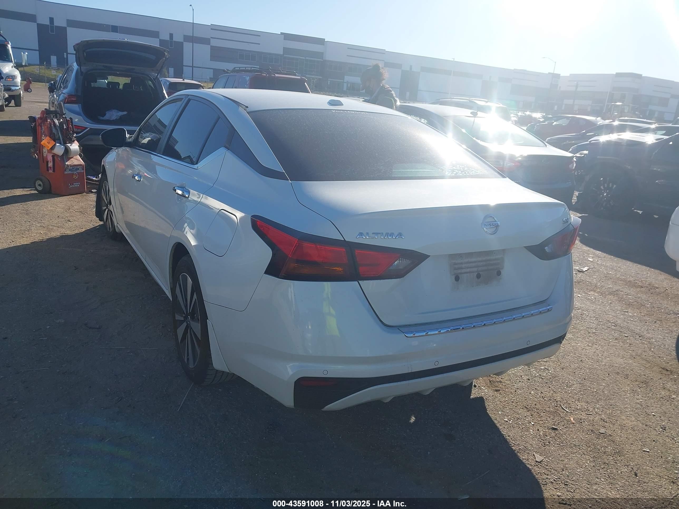 NISSAN ALTIMA image 3