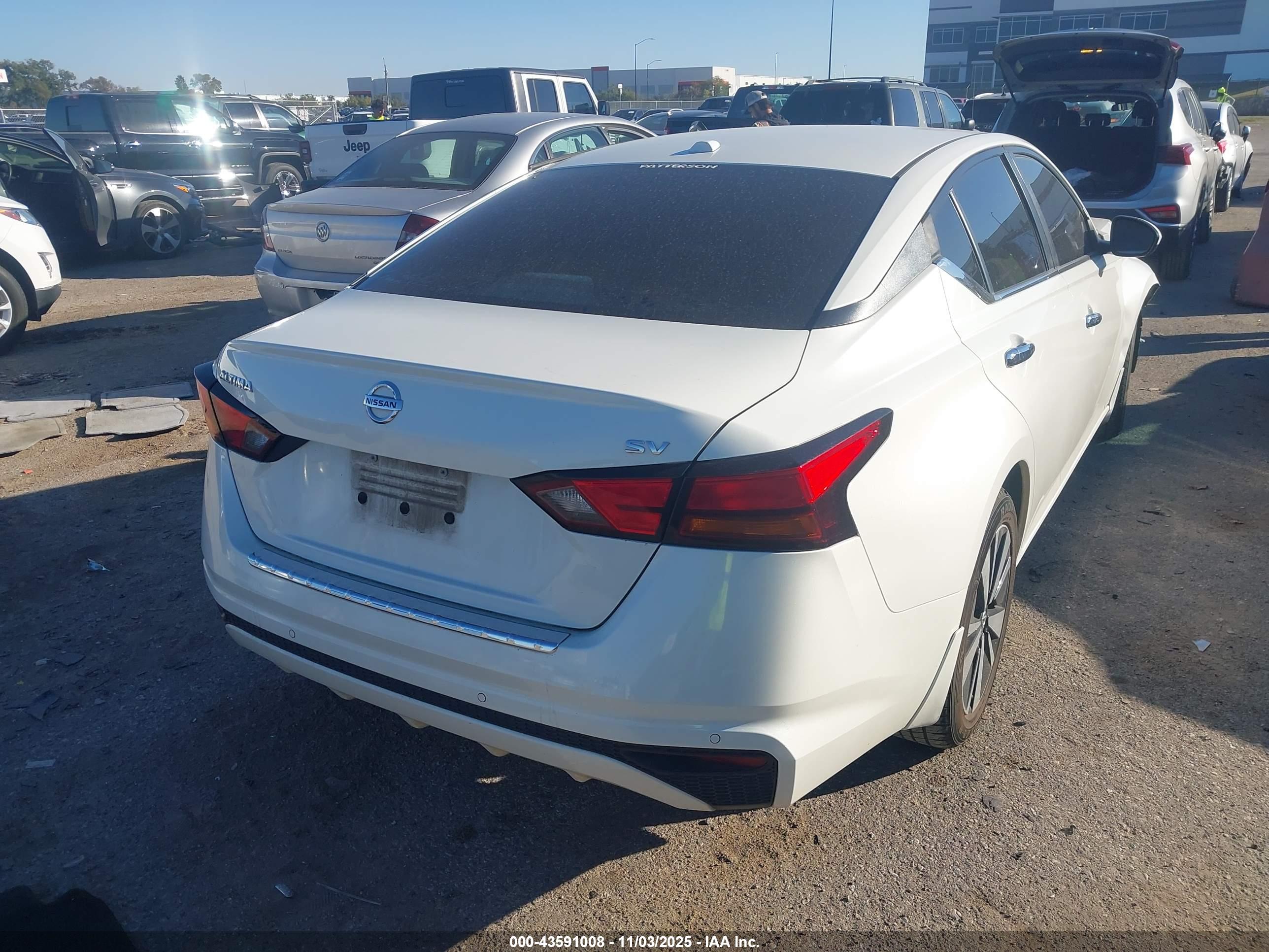 NISSAN ALTIMA image 4