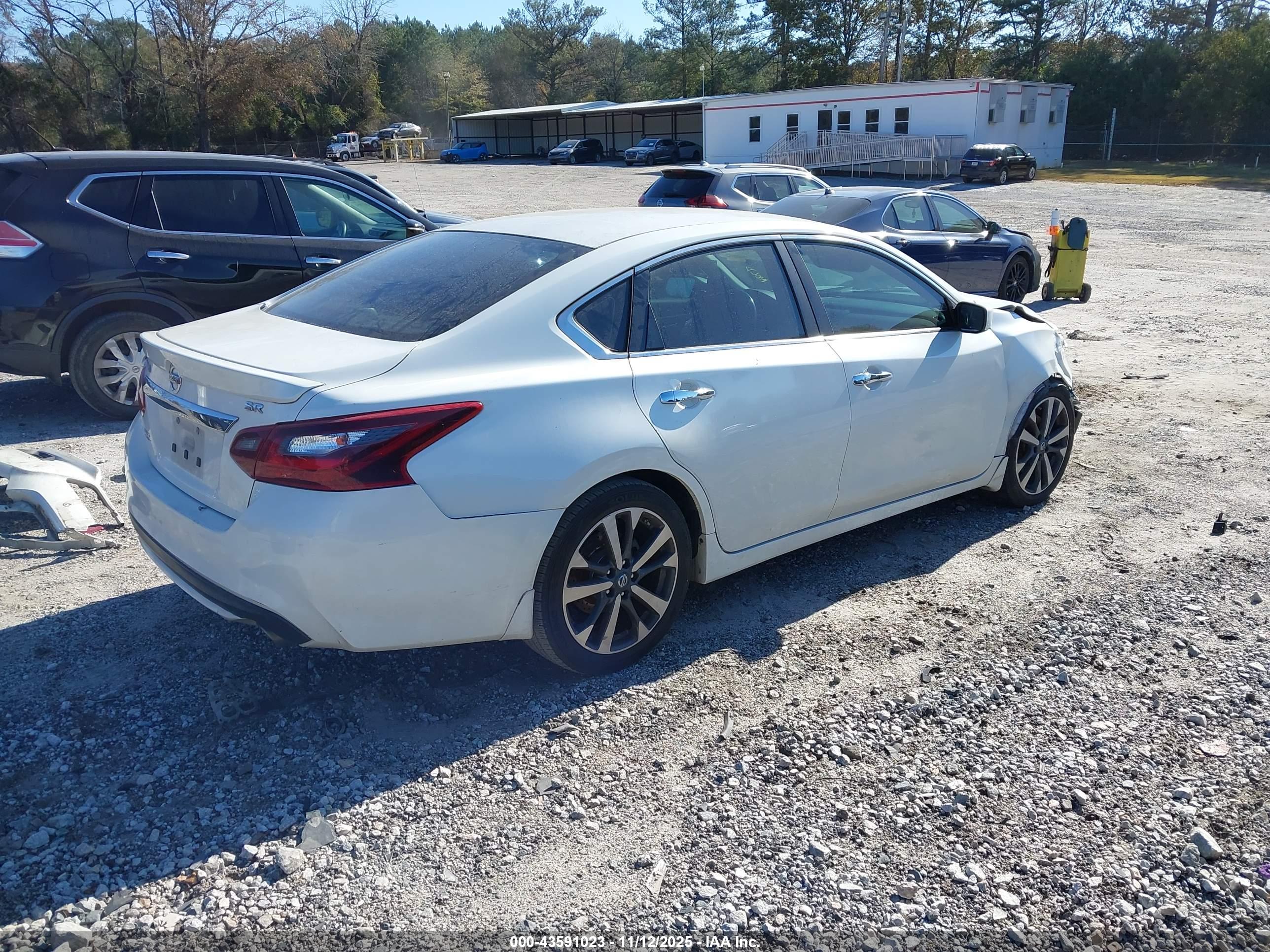 NISSAN ALTIMA image 4