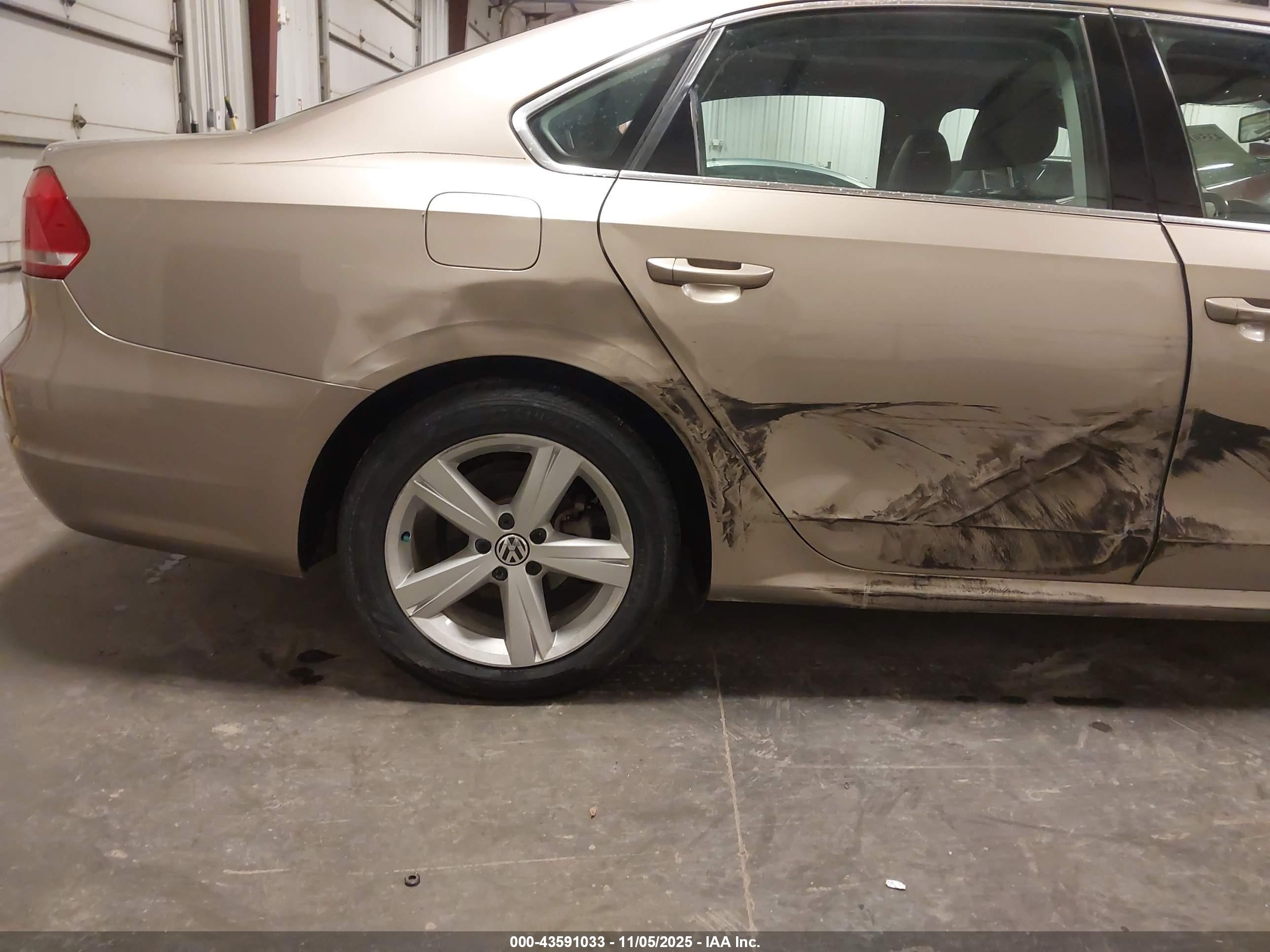 VOLKSWAGEN PASSAT image 6