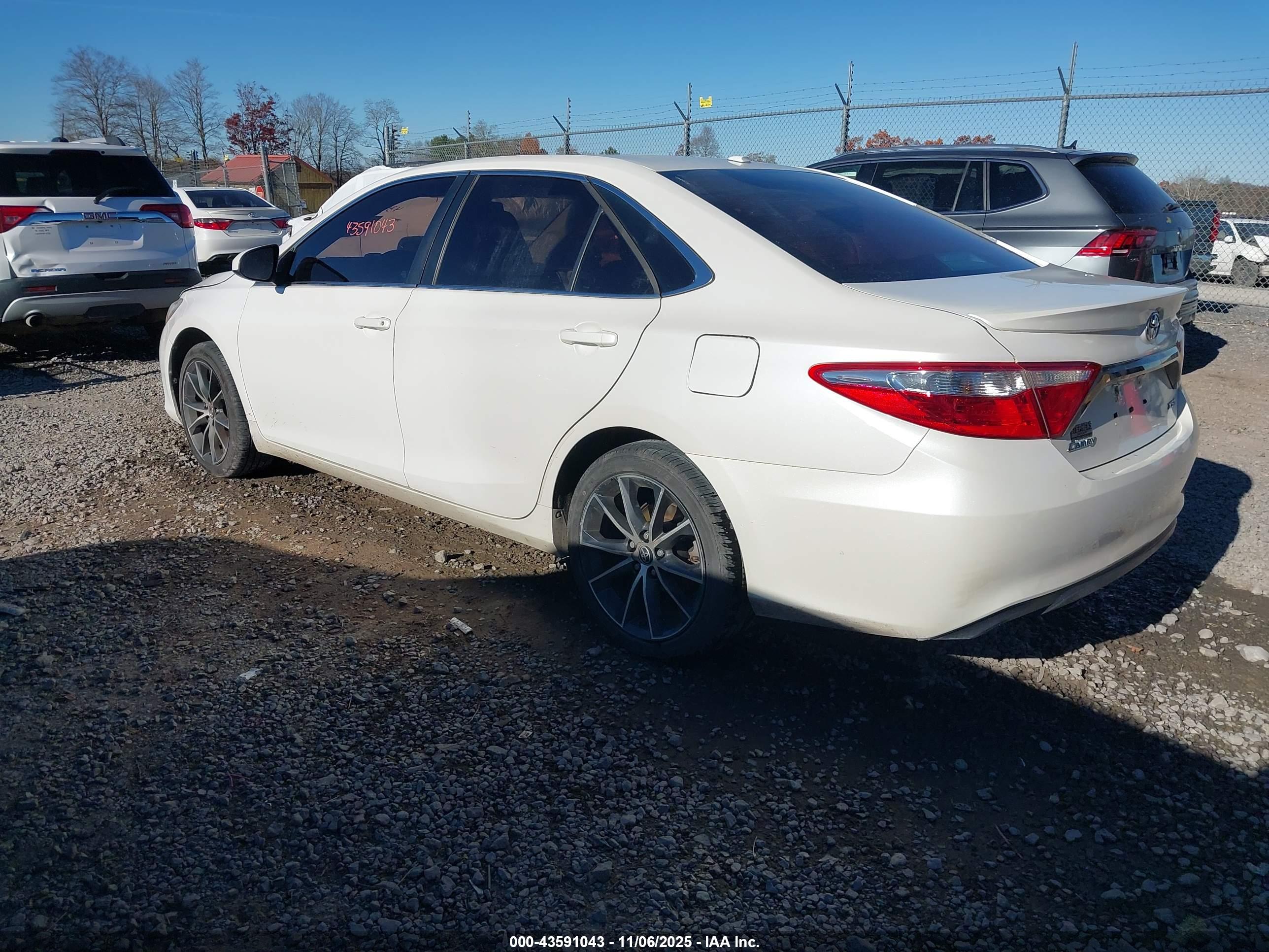 TOYOTA CAMRY image 3