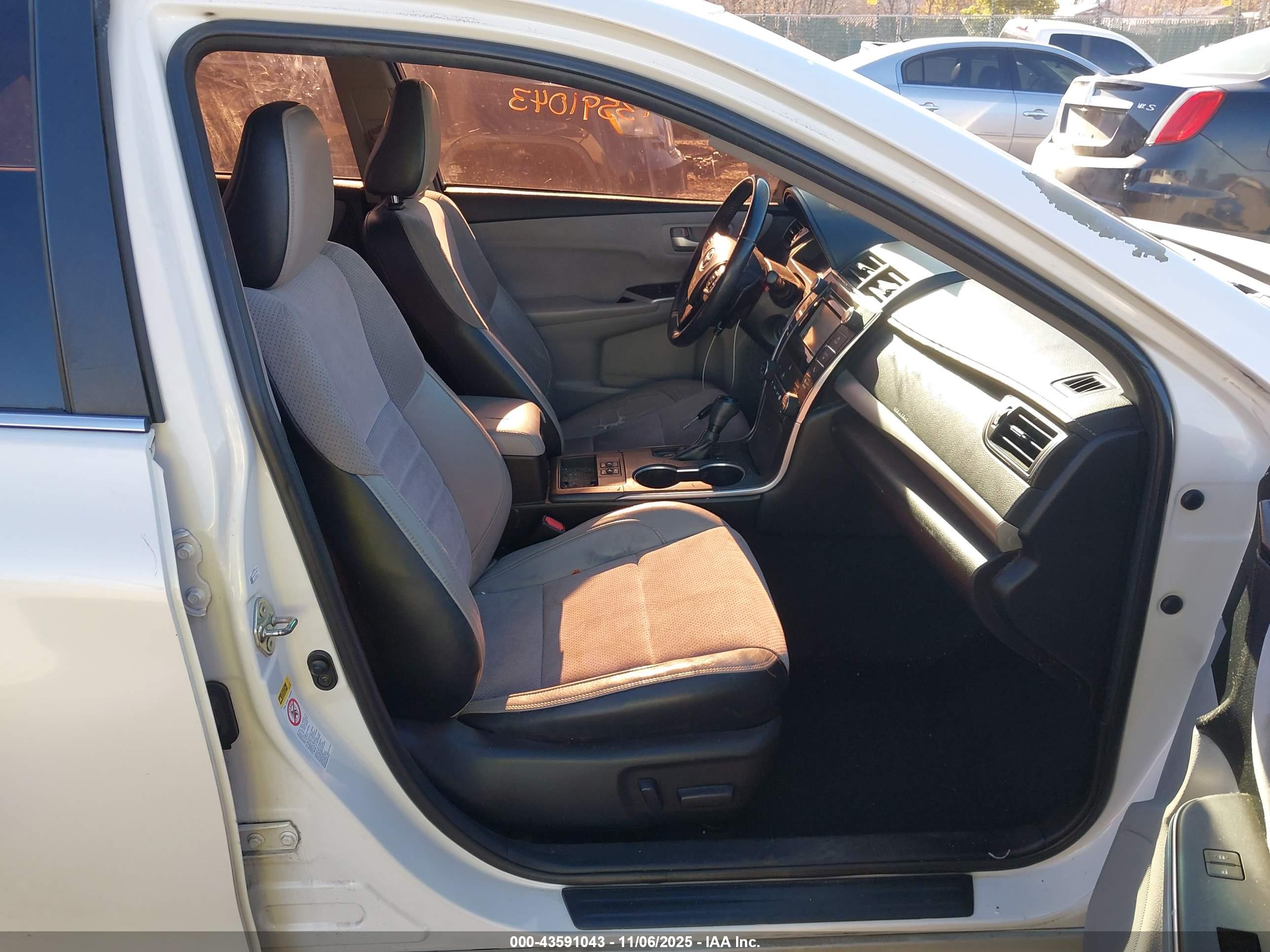 TOYOTA CAMRY image 5