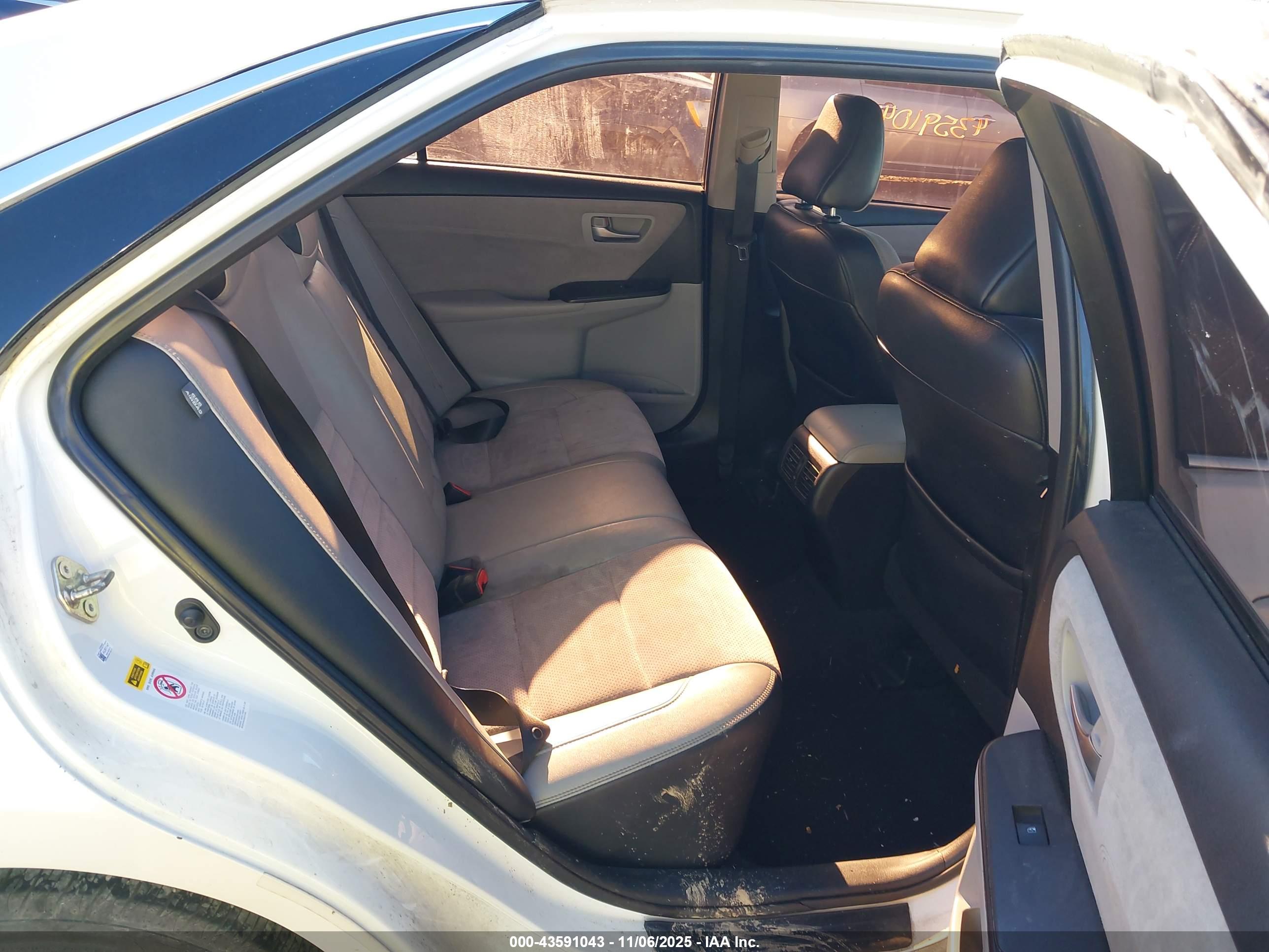 TOYOTA CAMRY image 8