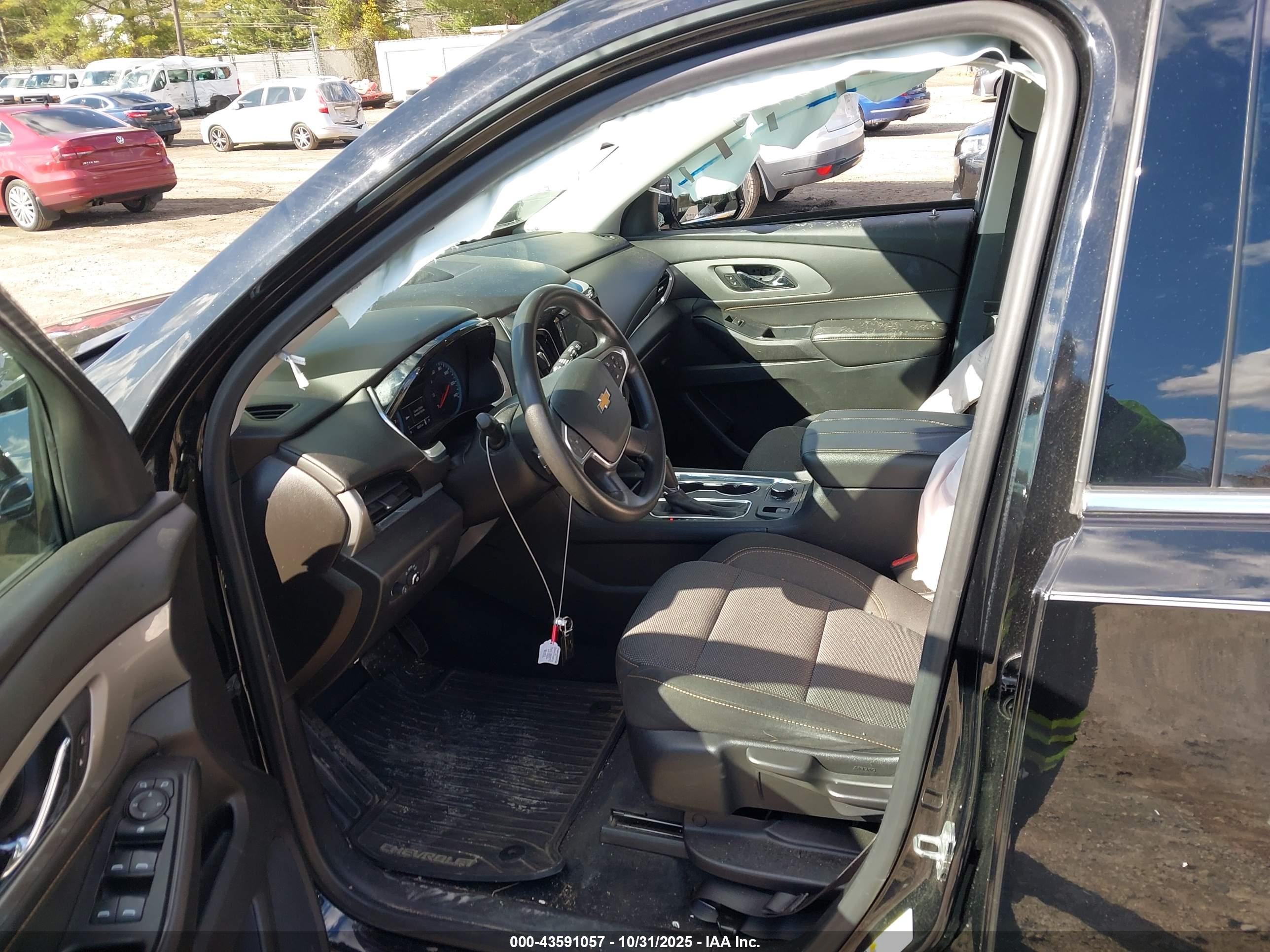 CHEVROLET TRAVERSE image 5