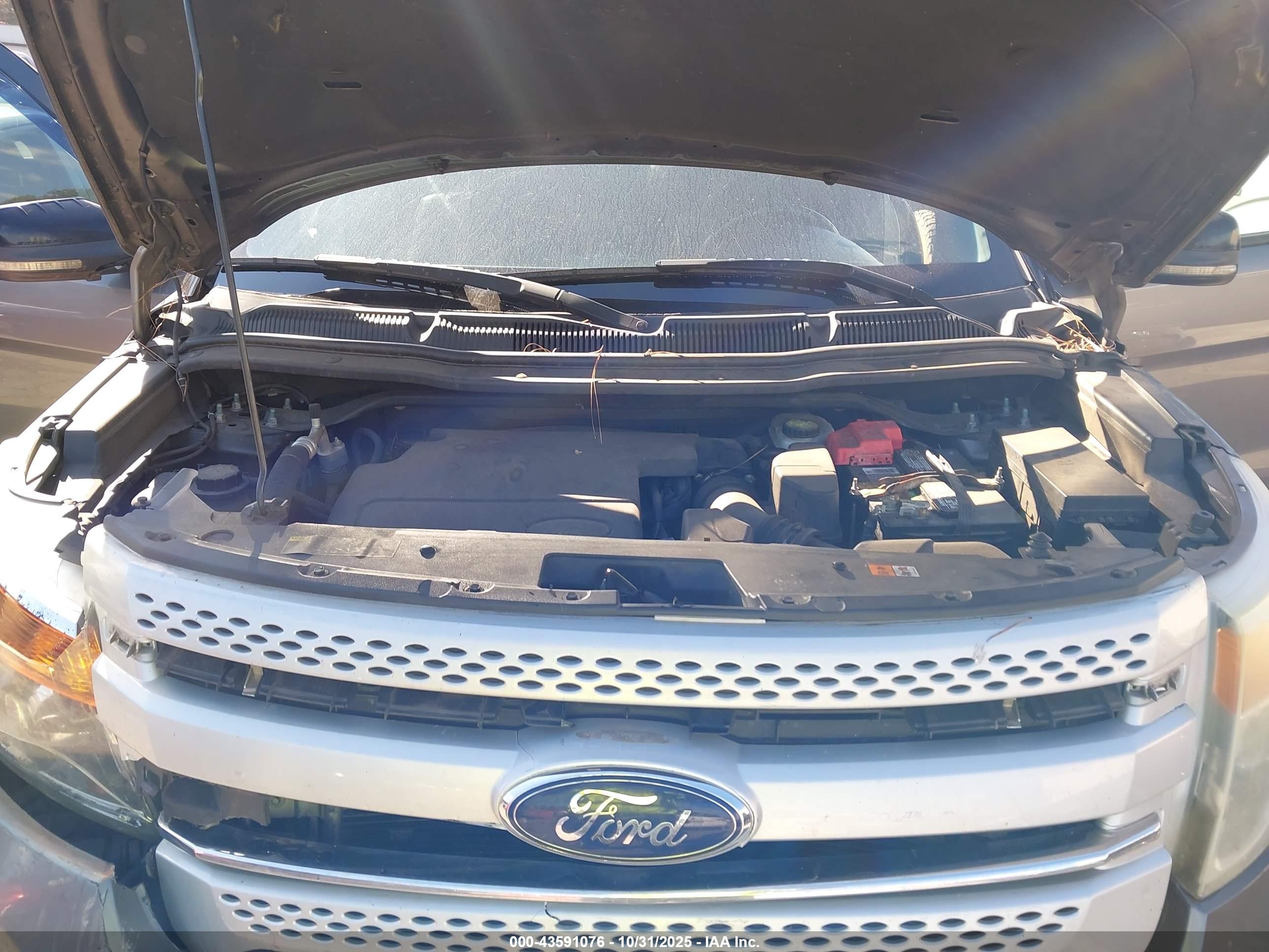 FORD EXPLORER image 10