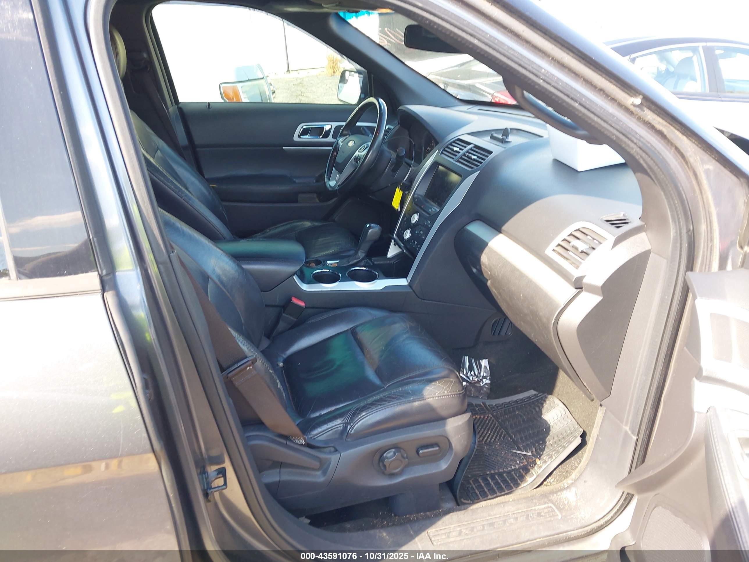 FORD EXPLORER image 5