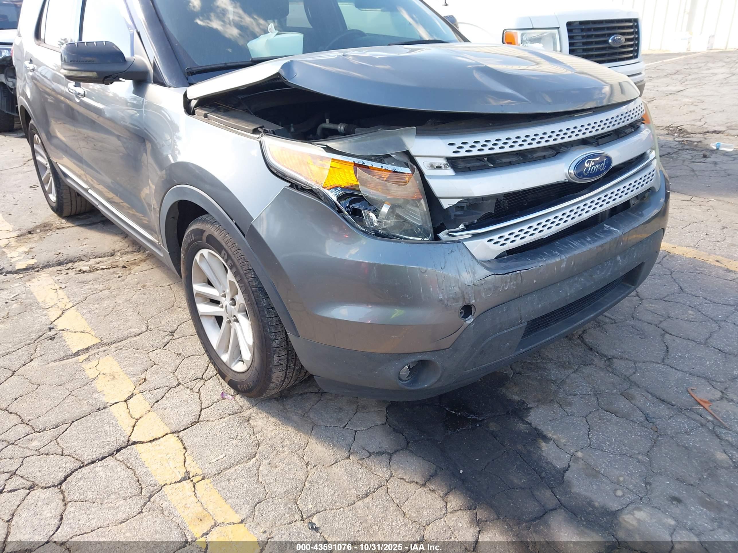 FORD EXPLORER image 6