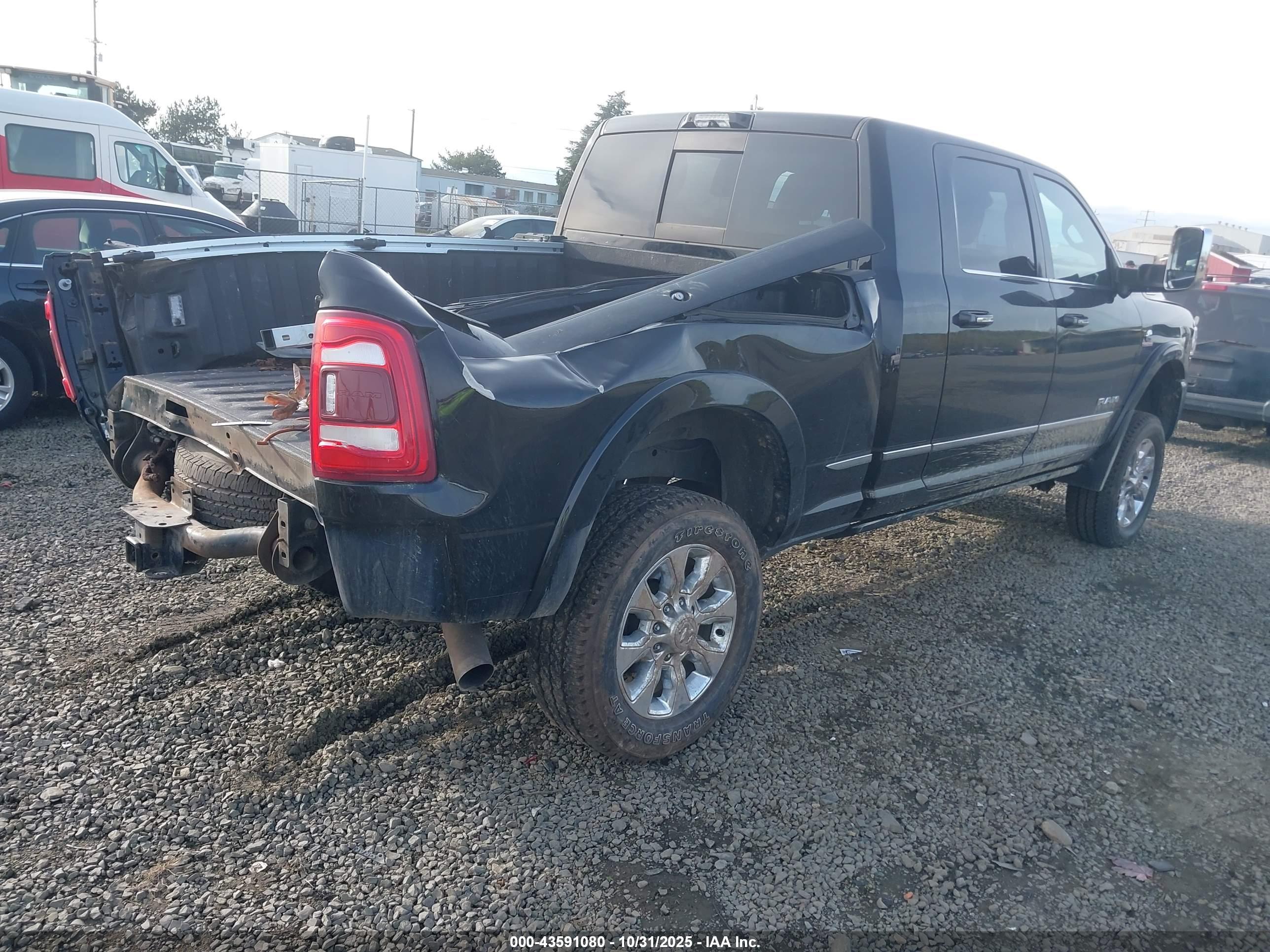 RAM 3500 image 4
