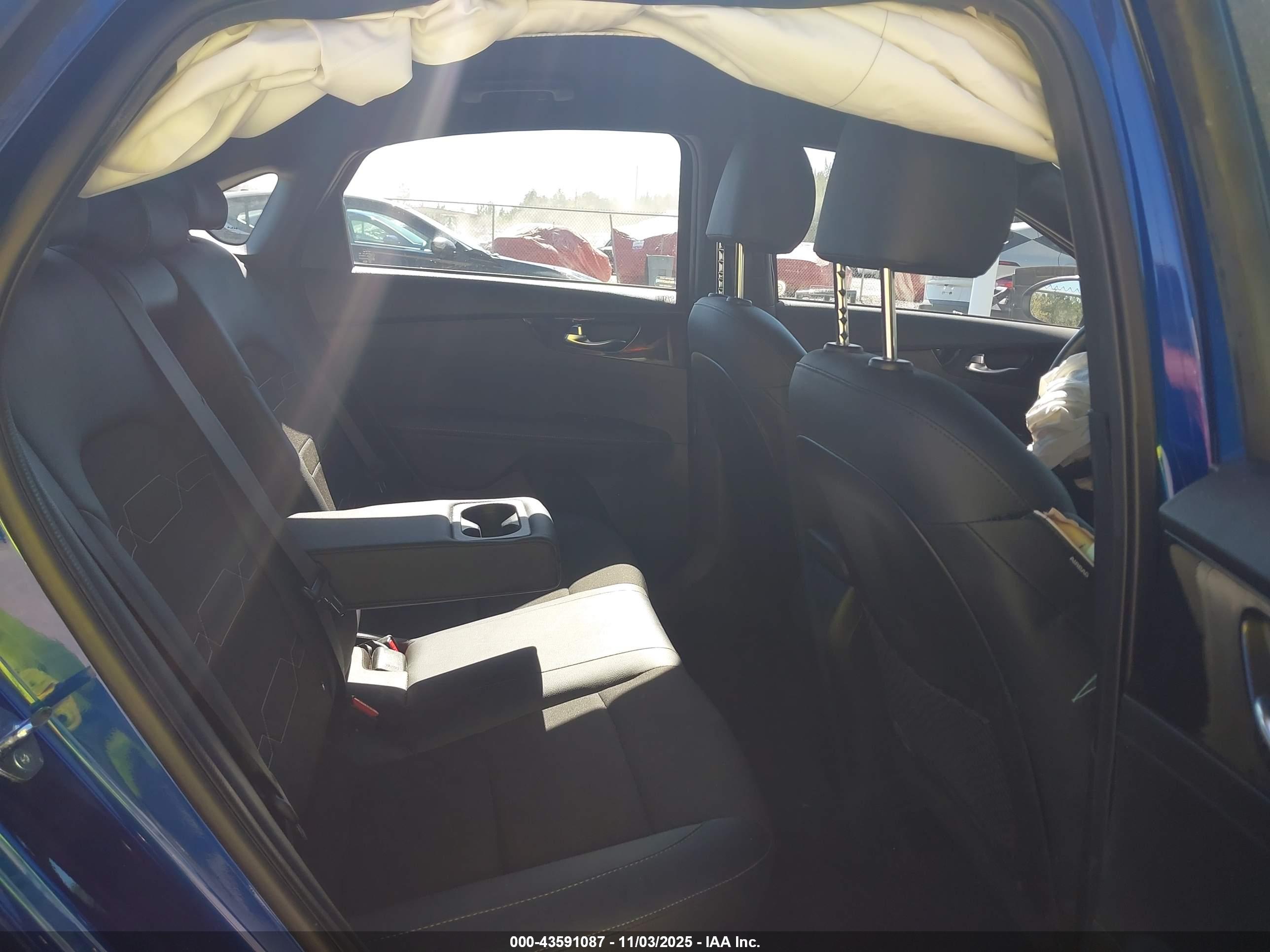KIA FORTE image 8