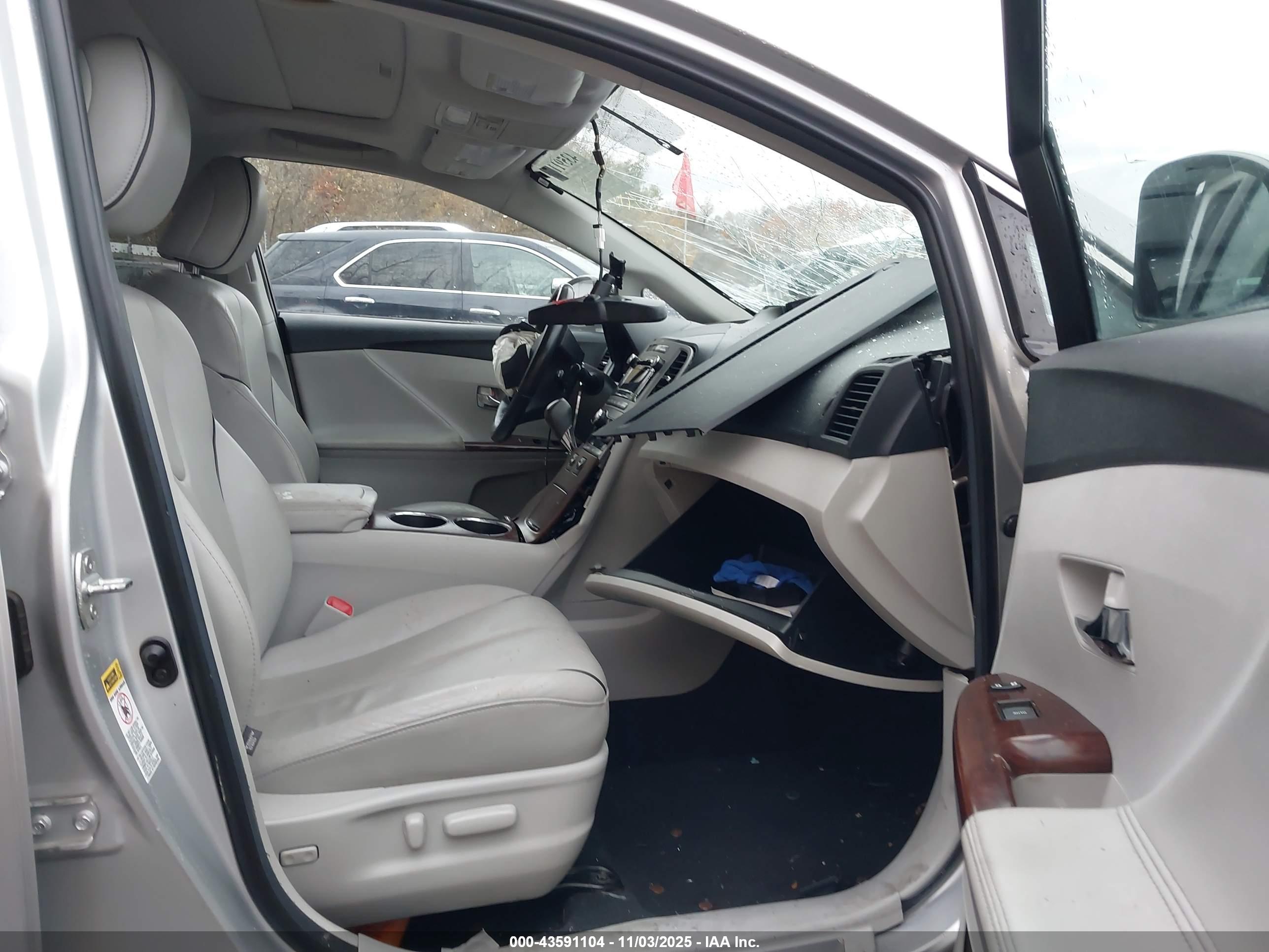 TOYOTA VENZA image 5
