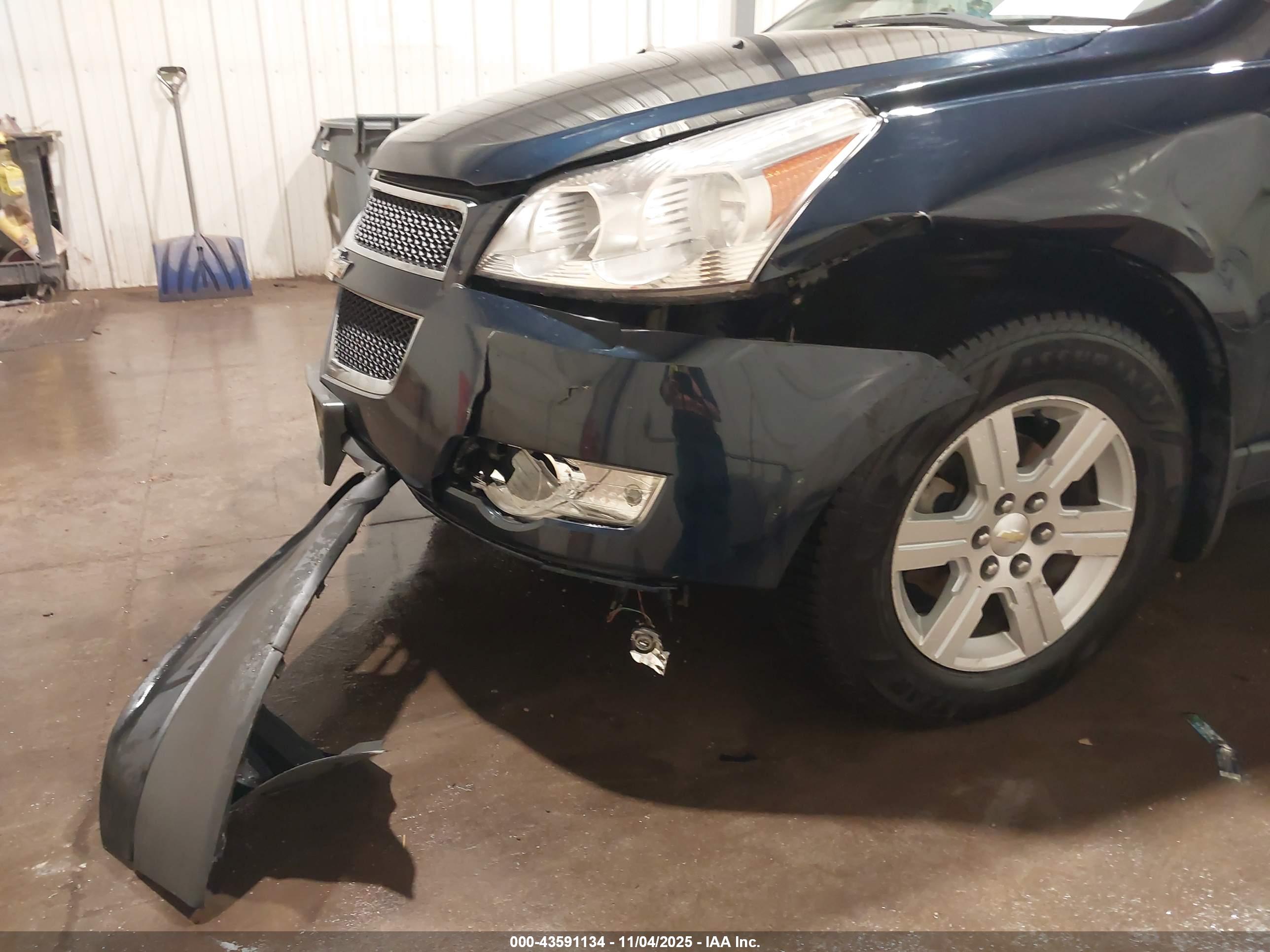 CHEVROLET TRAVERSE image 6