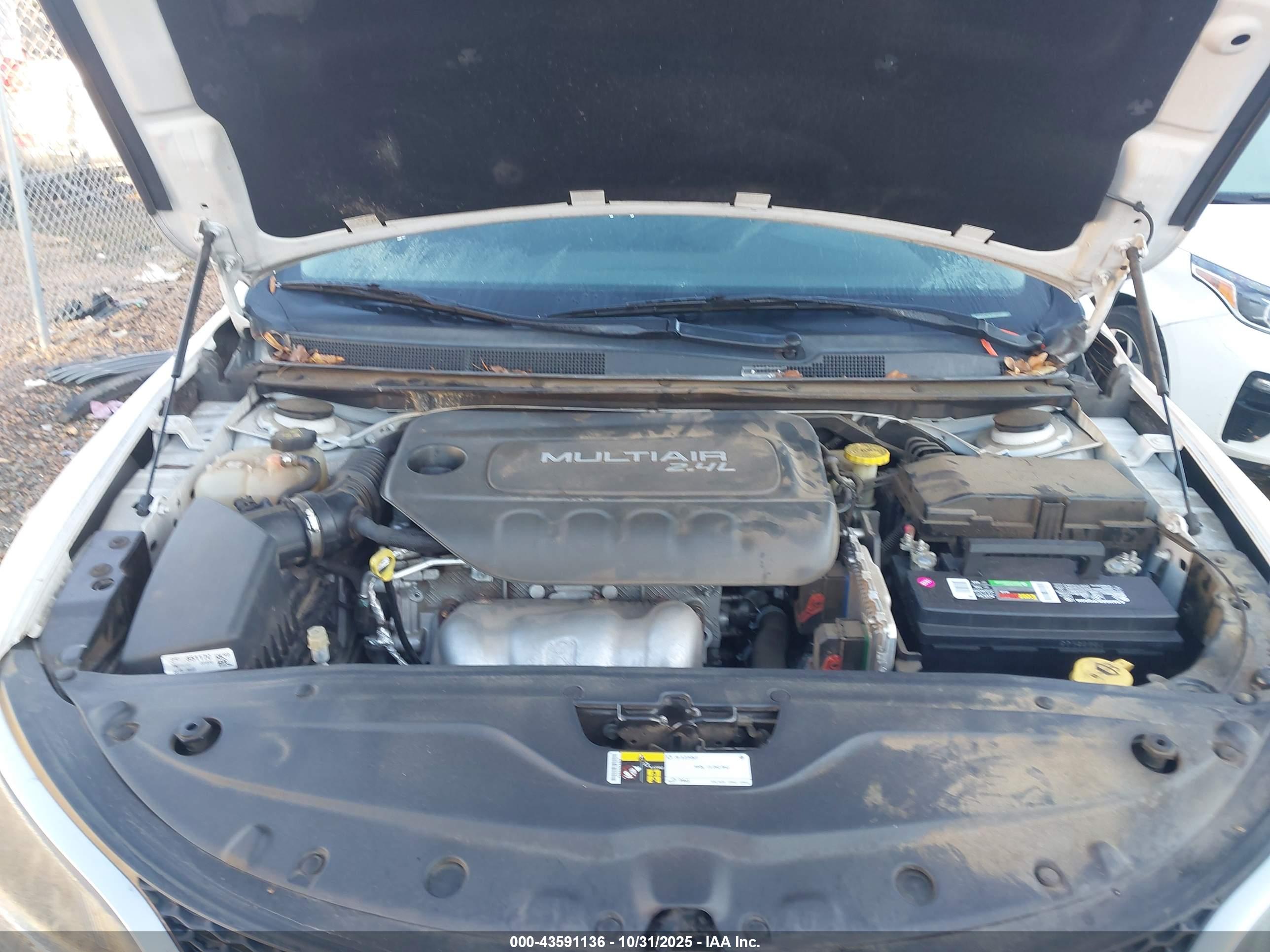 CHRYSLER 200 image 10