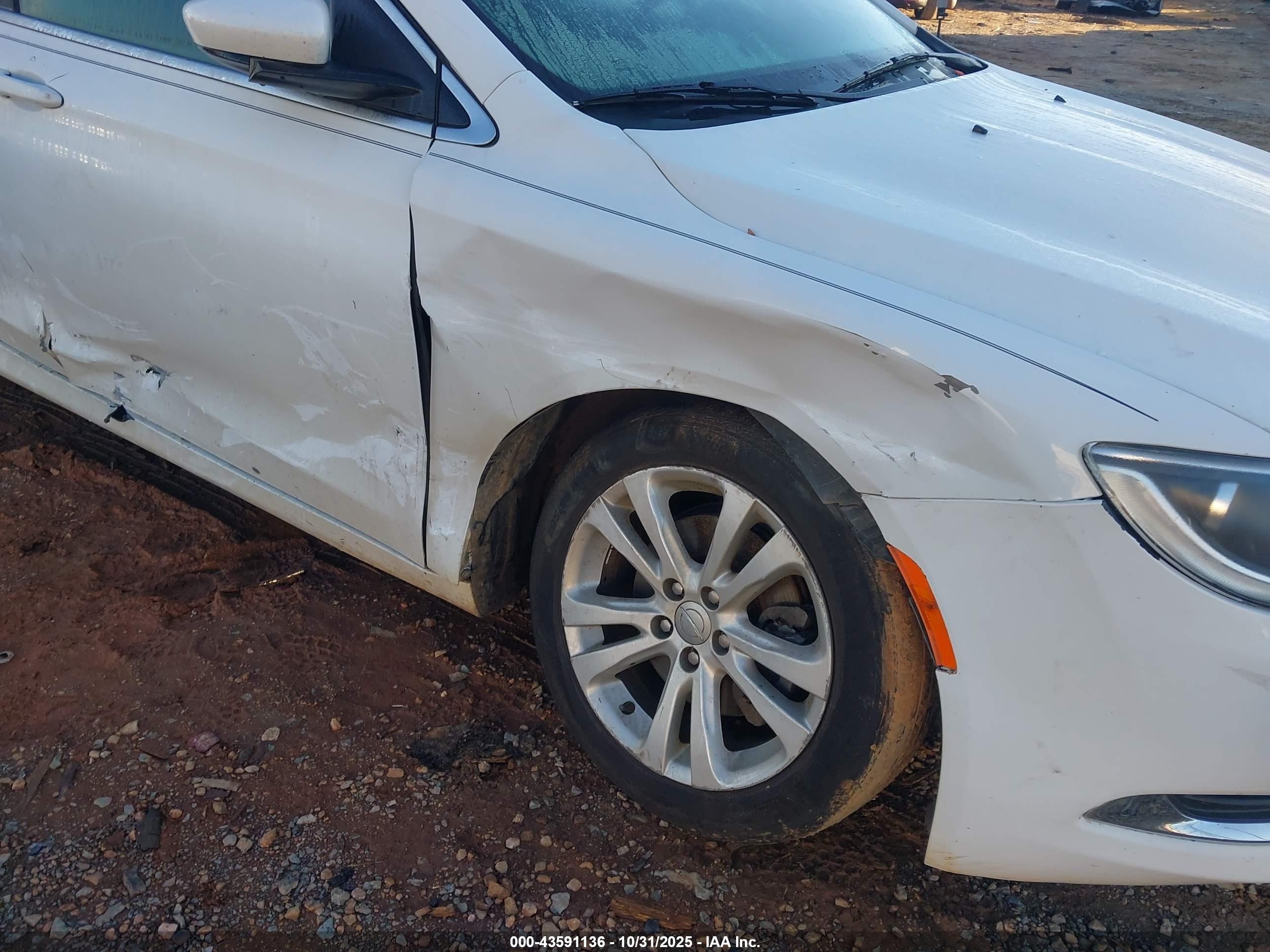 CHRYSLER 200 image 6