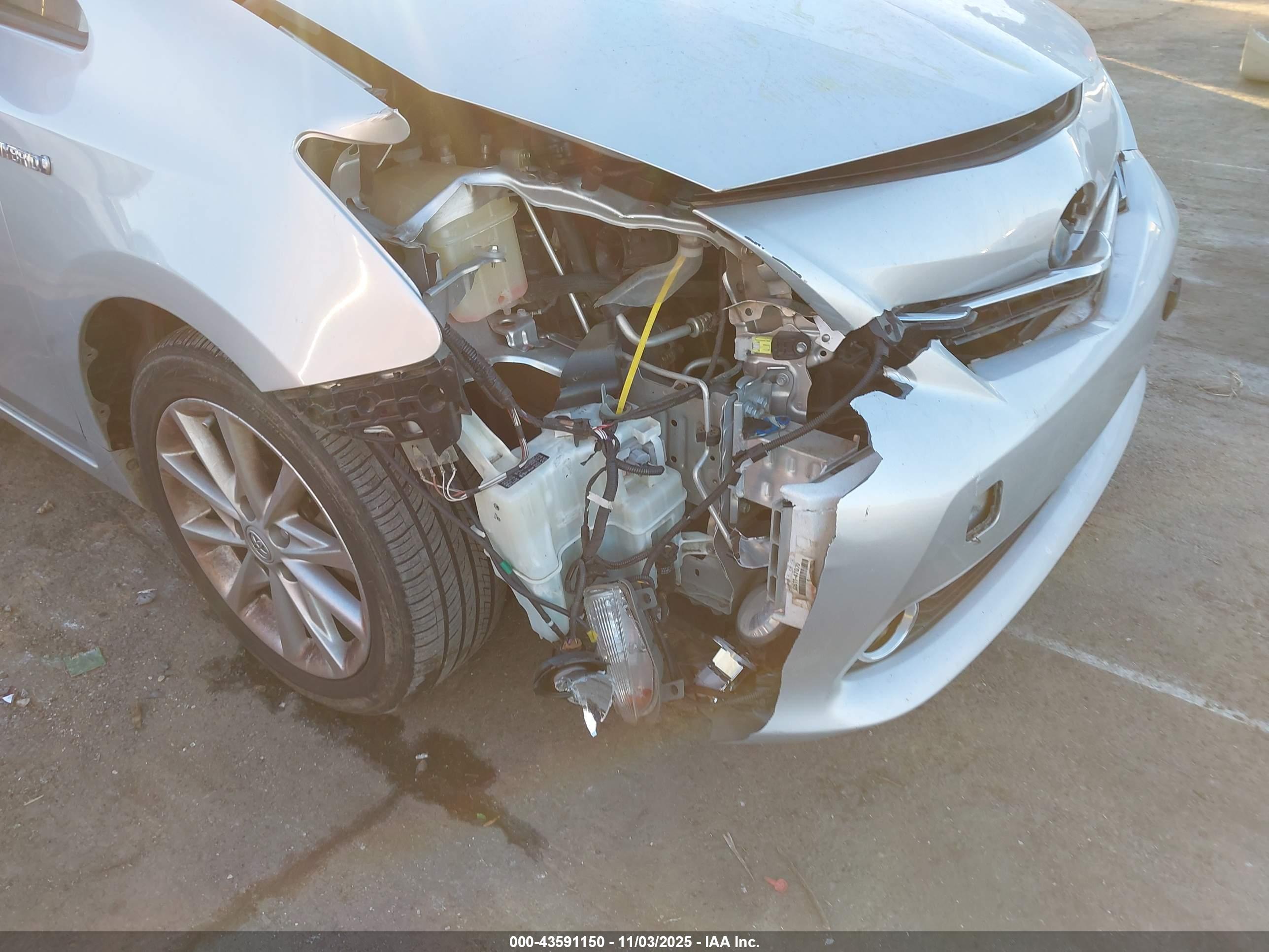 TOYOTA PRIUS image 6
