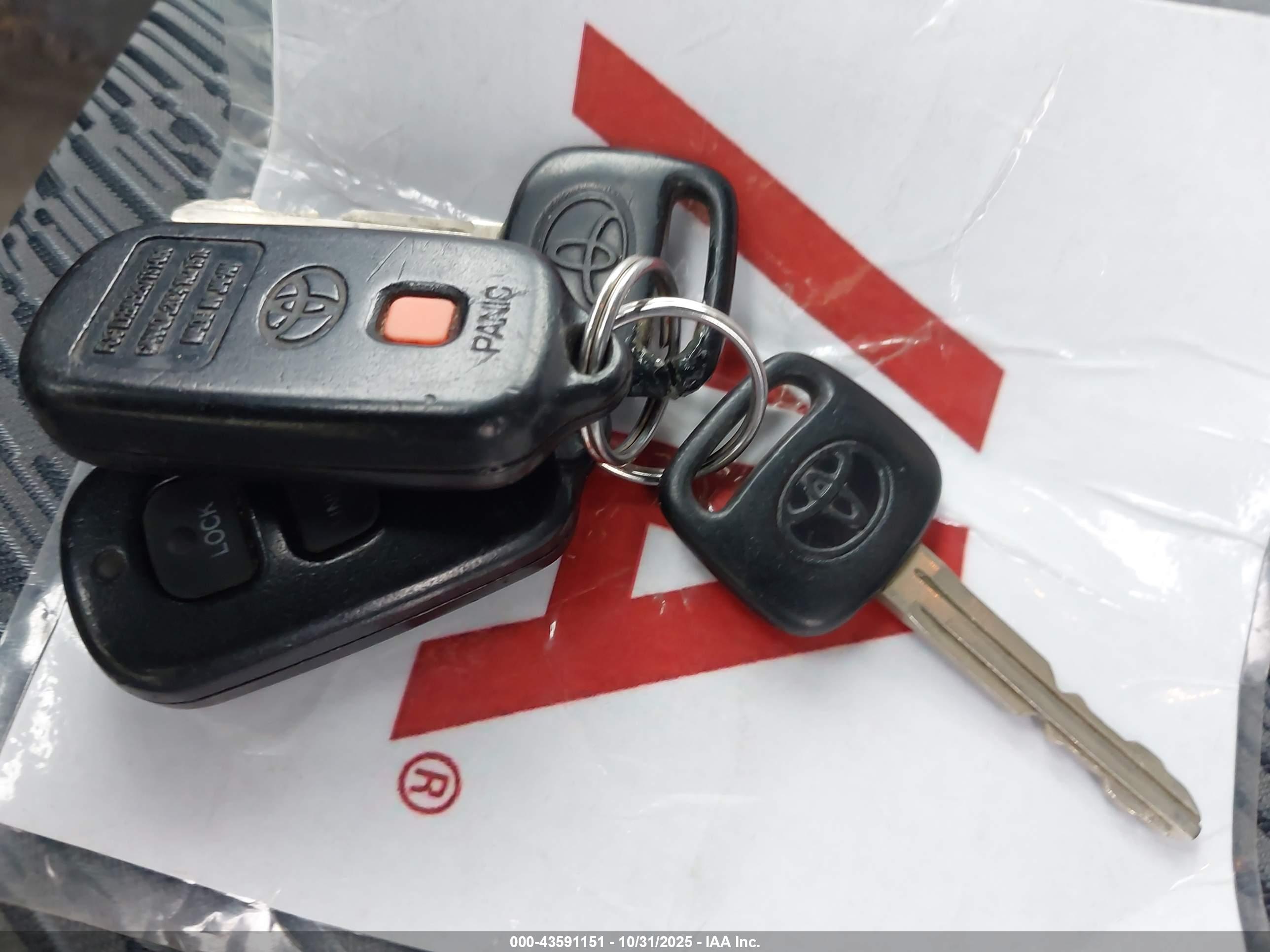 TOYOTA RAV4 image 11