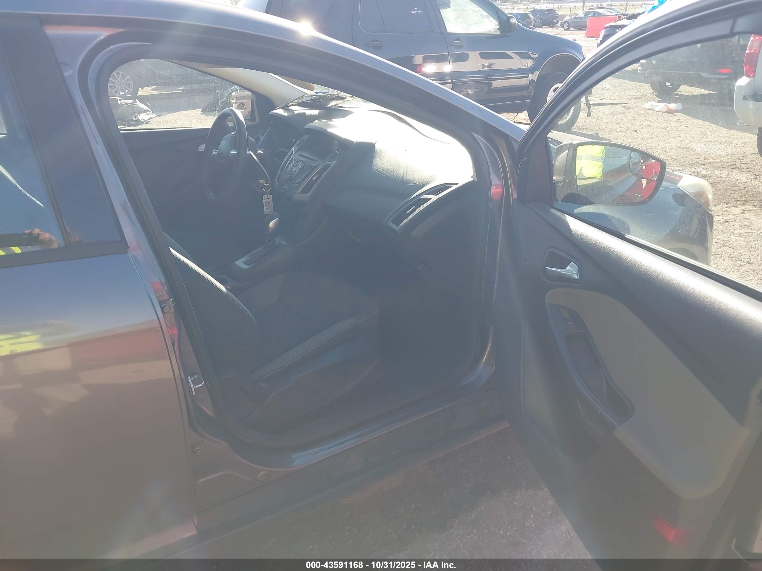 FORD FOCUS image 5