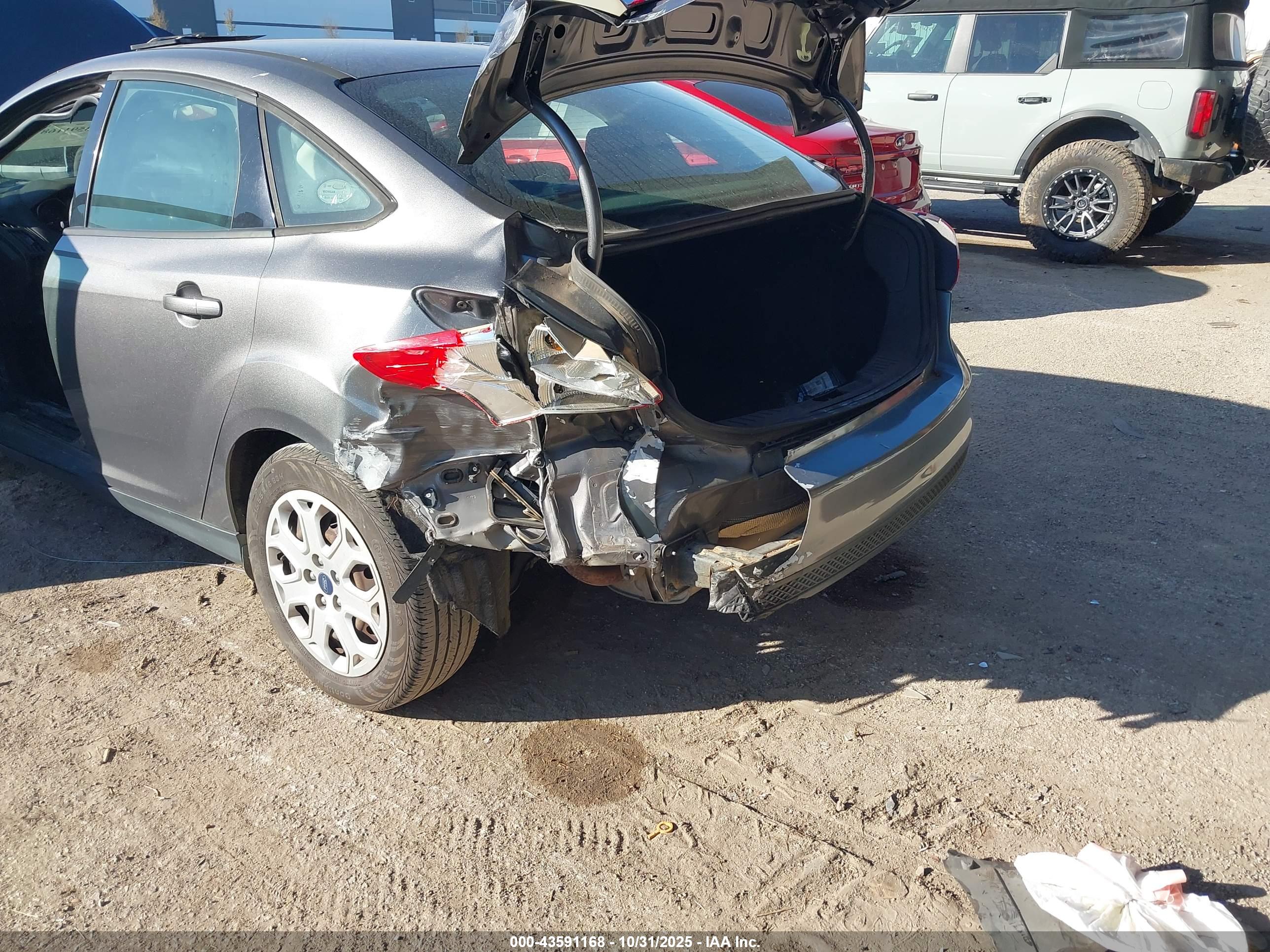 FORD FOCUS image 6