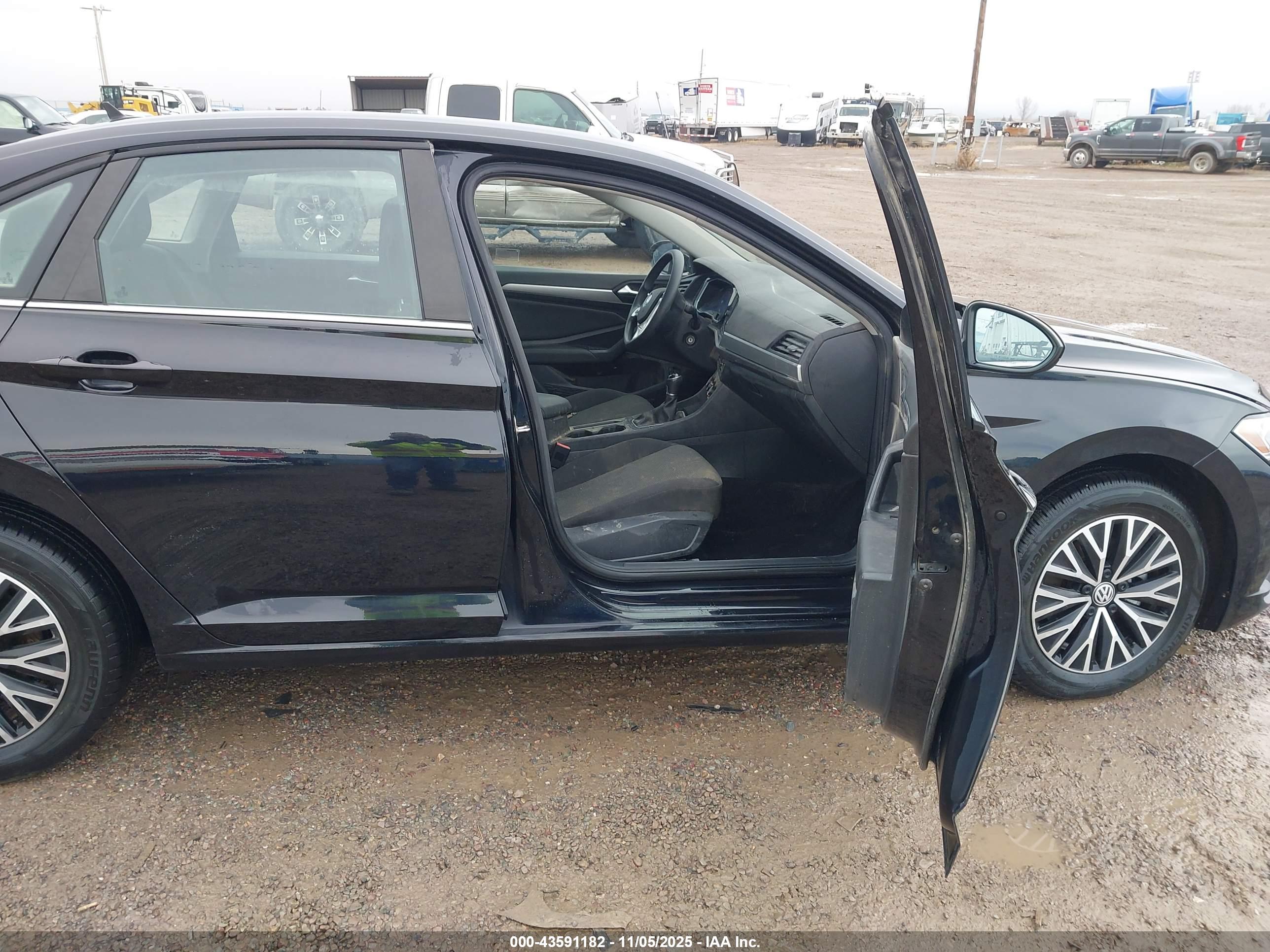 VOLKSWAGEN JETTA image 5