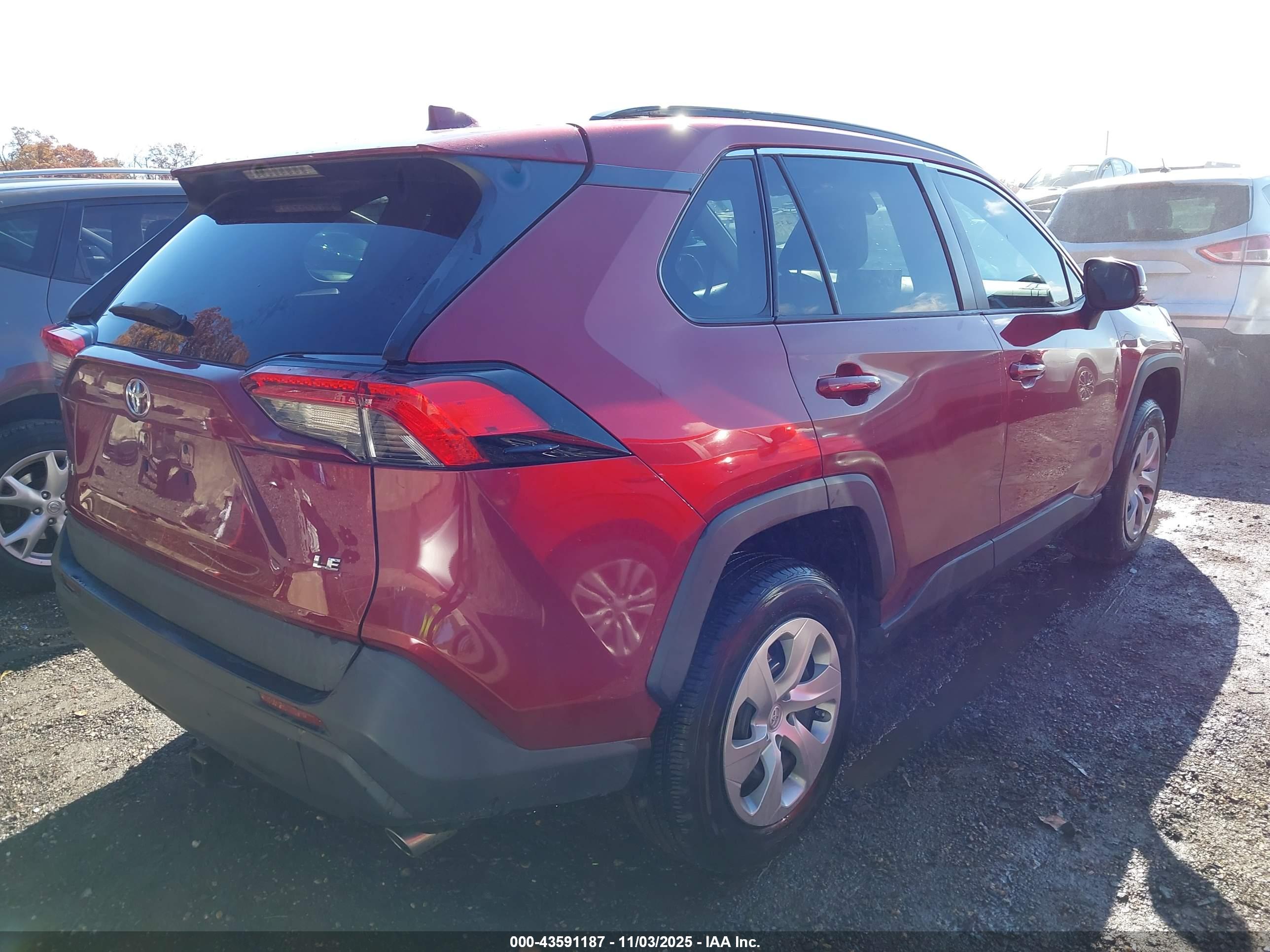 TOYOTA RAV4 image 4