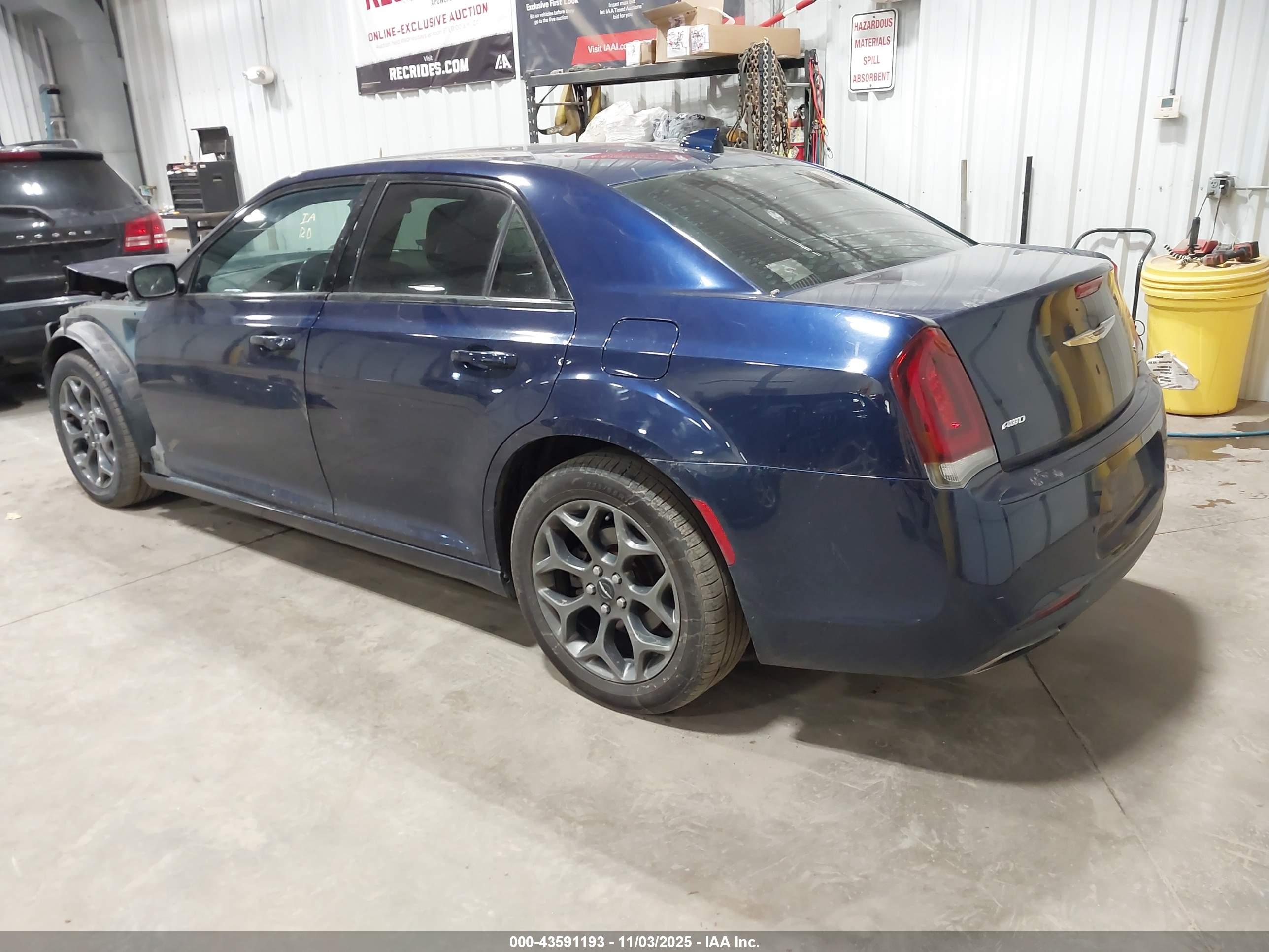 CHRYSLER 300 image 3