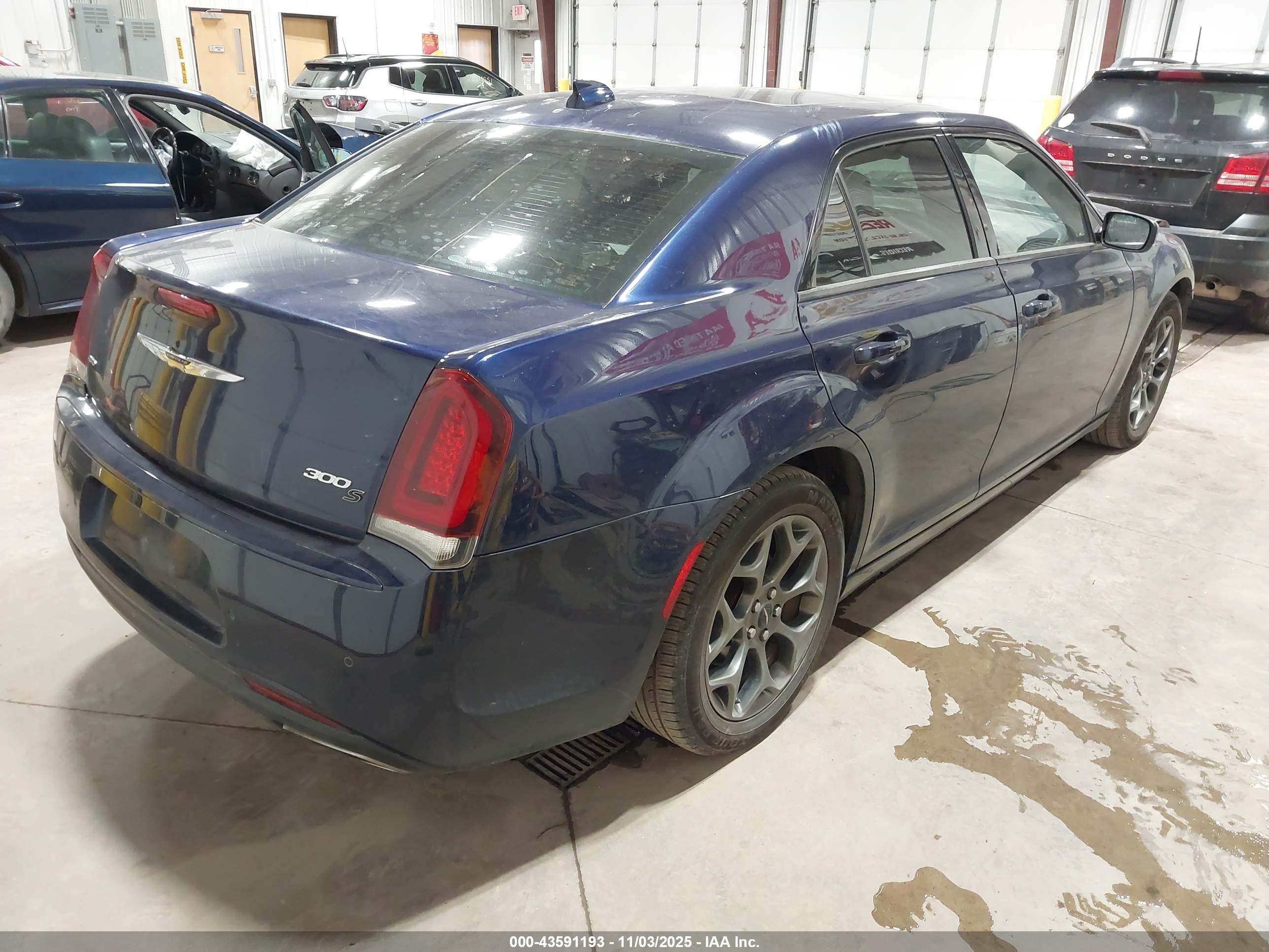 CHRYSLER 300 image 4