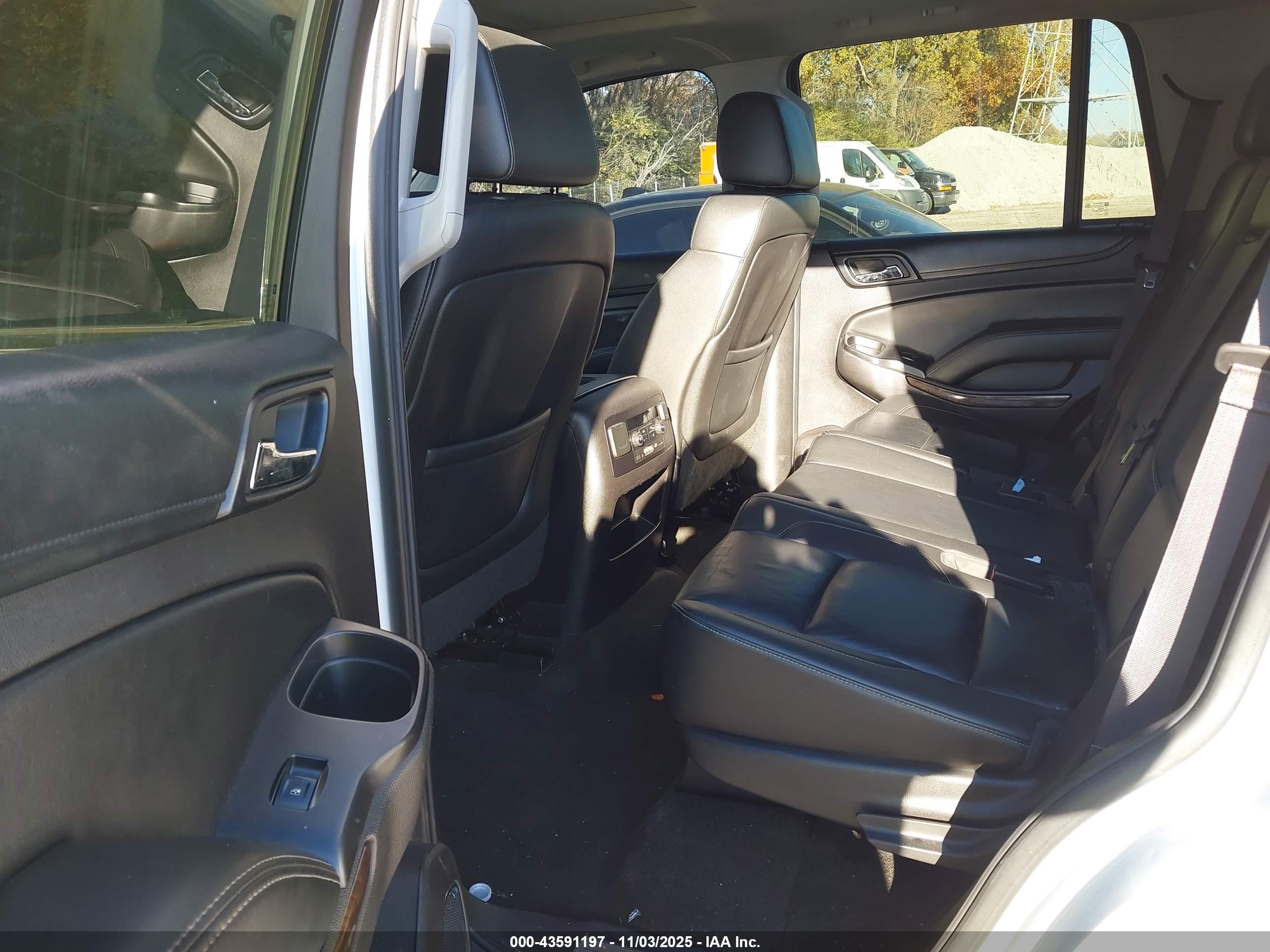 CHEVROLET TAHOE image 8