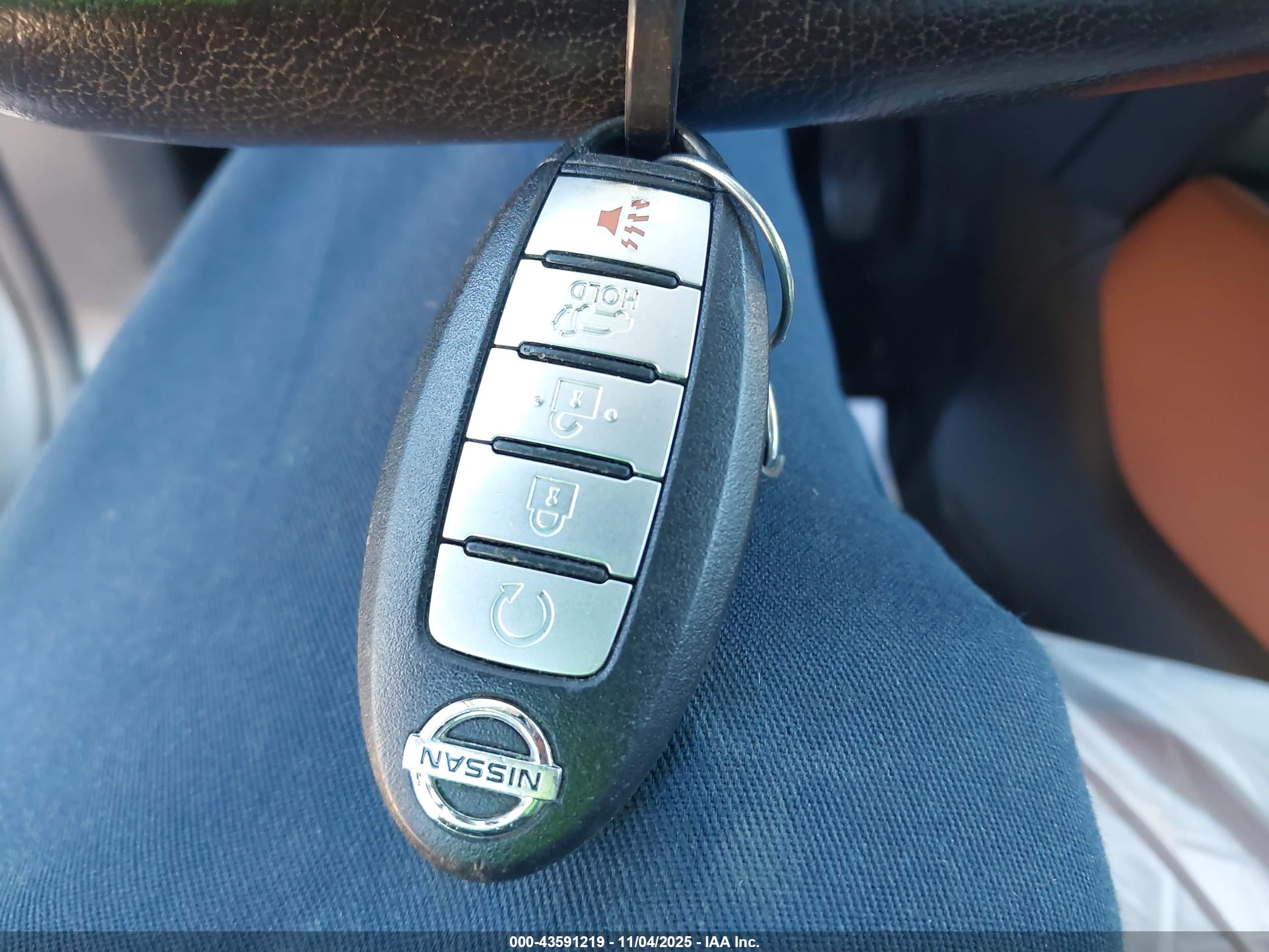 NISSAN ROGUE image 11