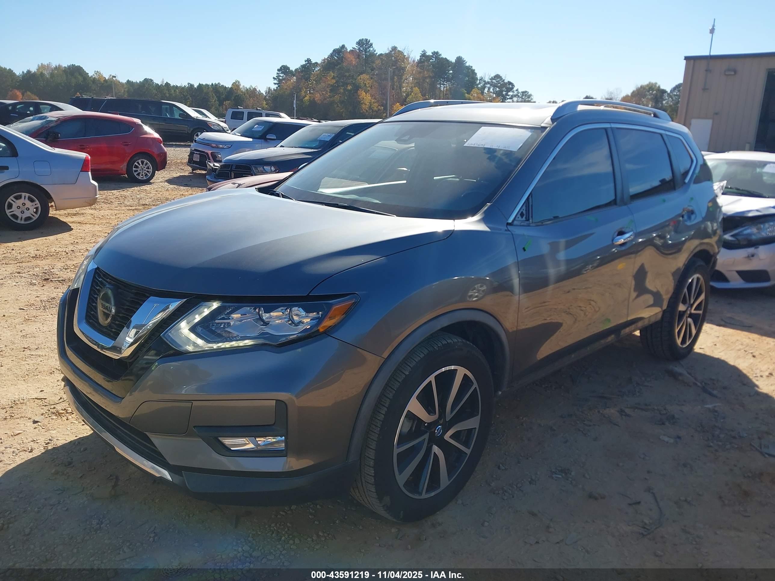 NISSAN ROGUE image 2