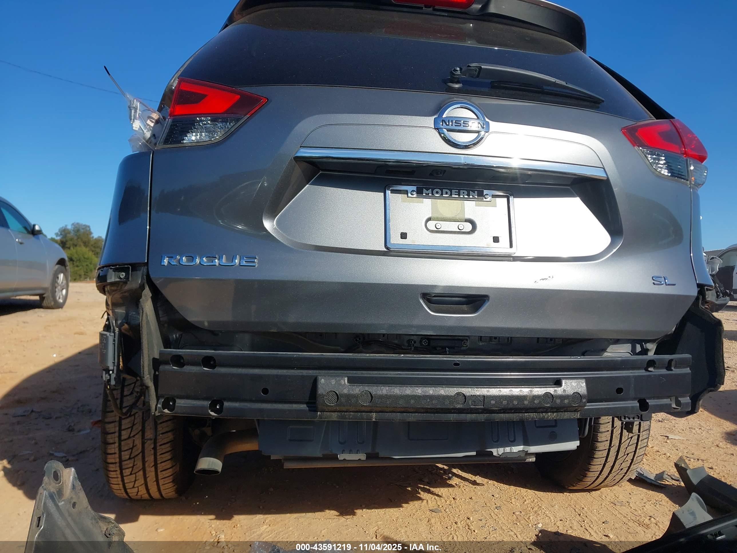 NISSAN ROGUE image 6