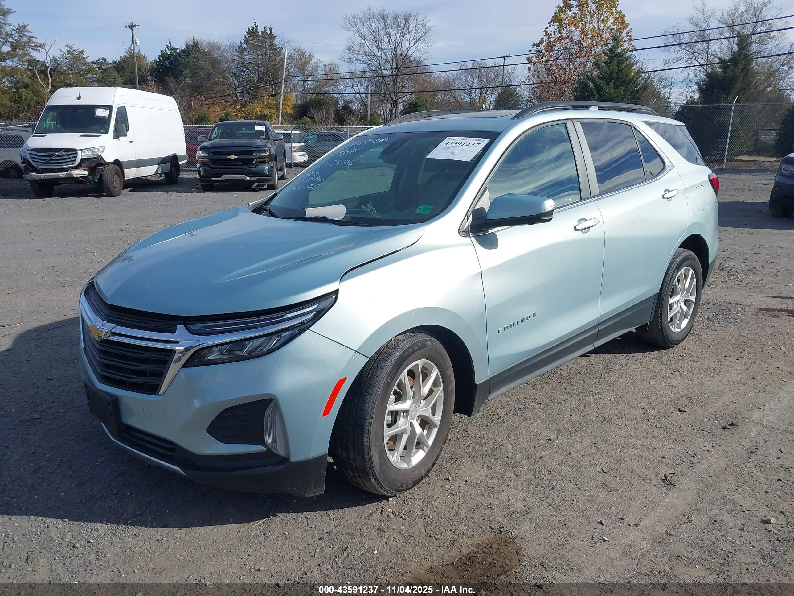 CHEVROLET EQUINOX image 2