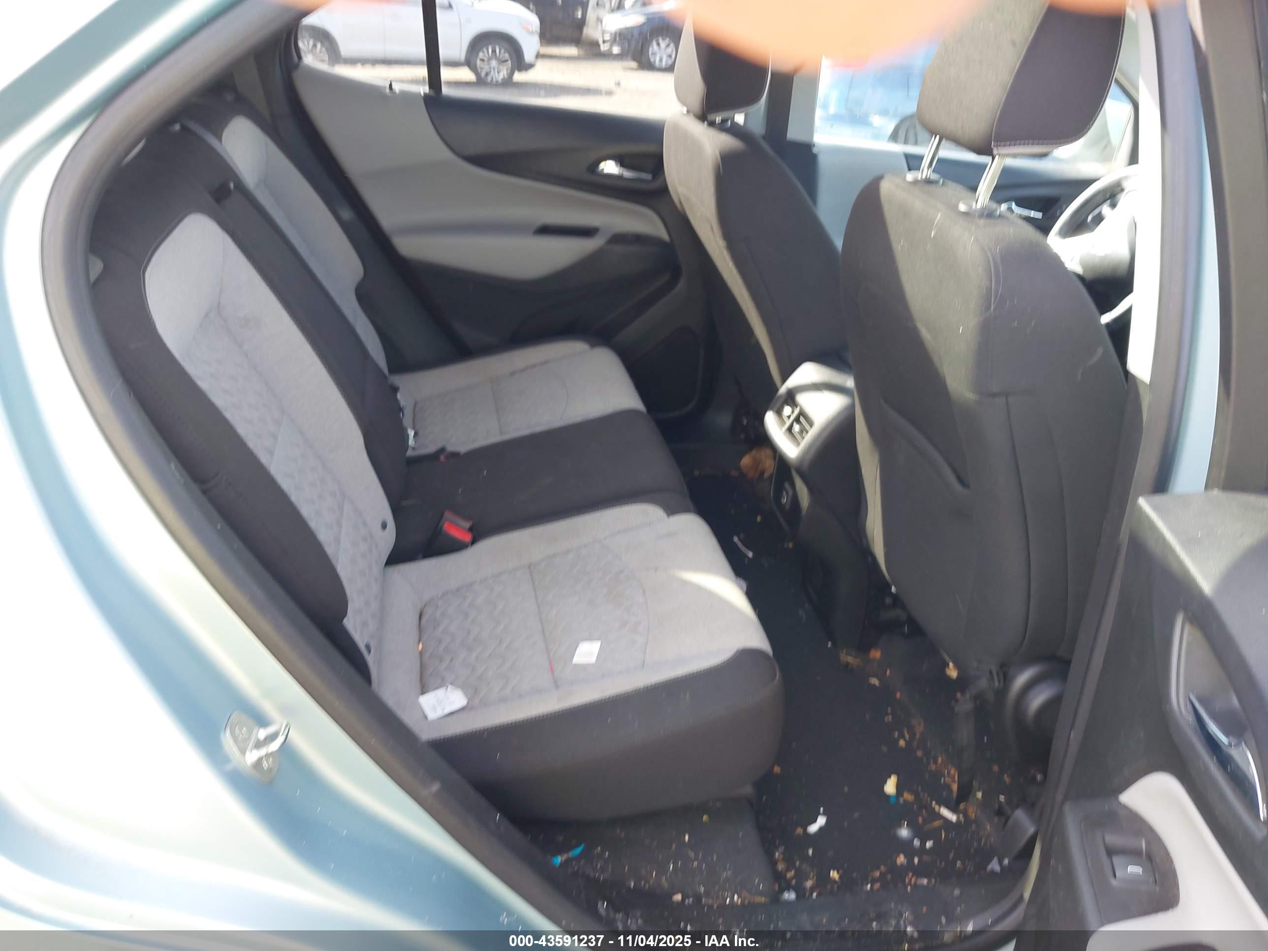 CHEVROLET EQUINOX image 8