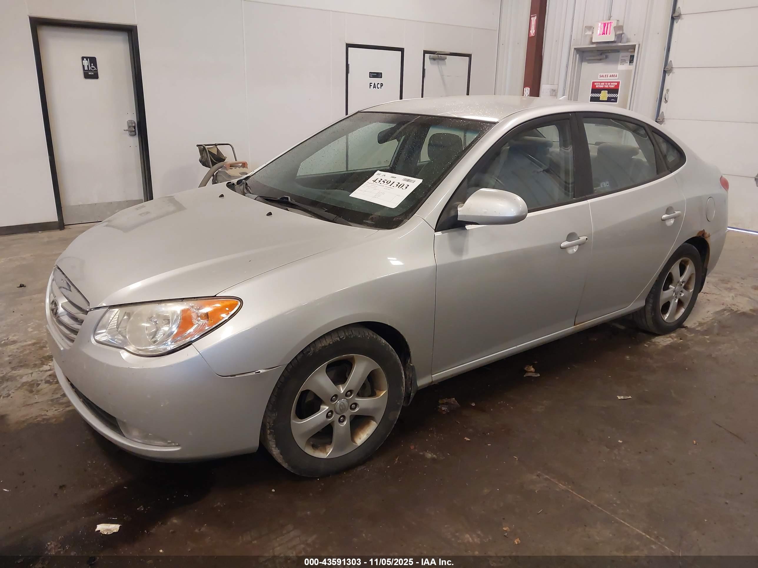 HYUNDAI ELANTRA image 2