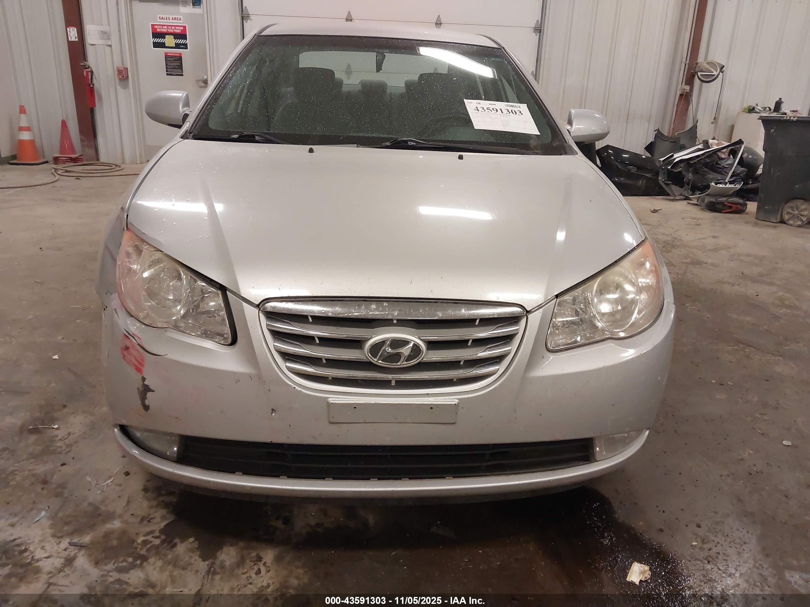 HYUNDAI ELANTRA image 6