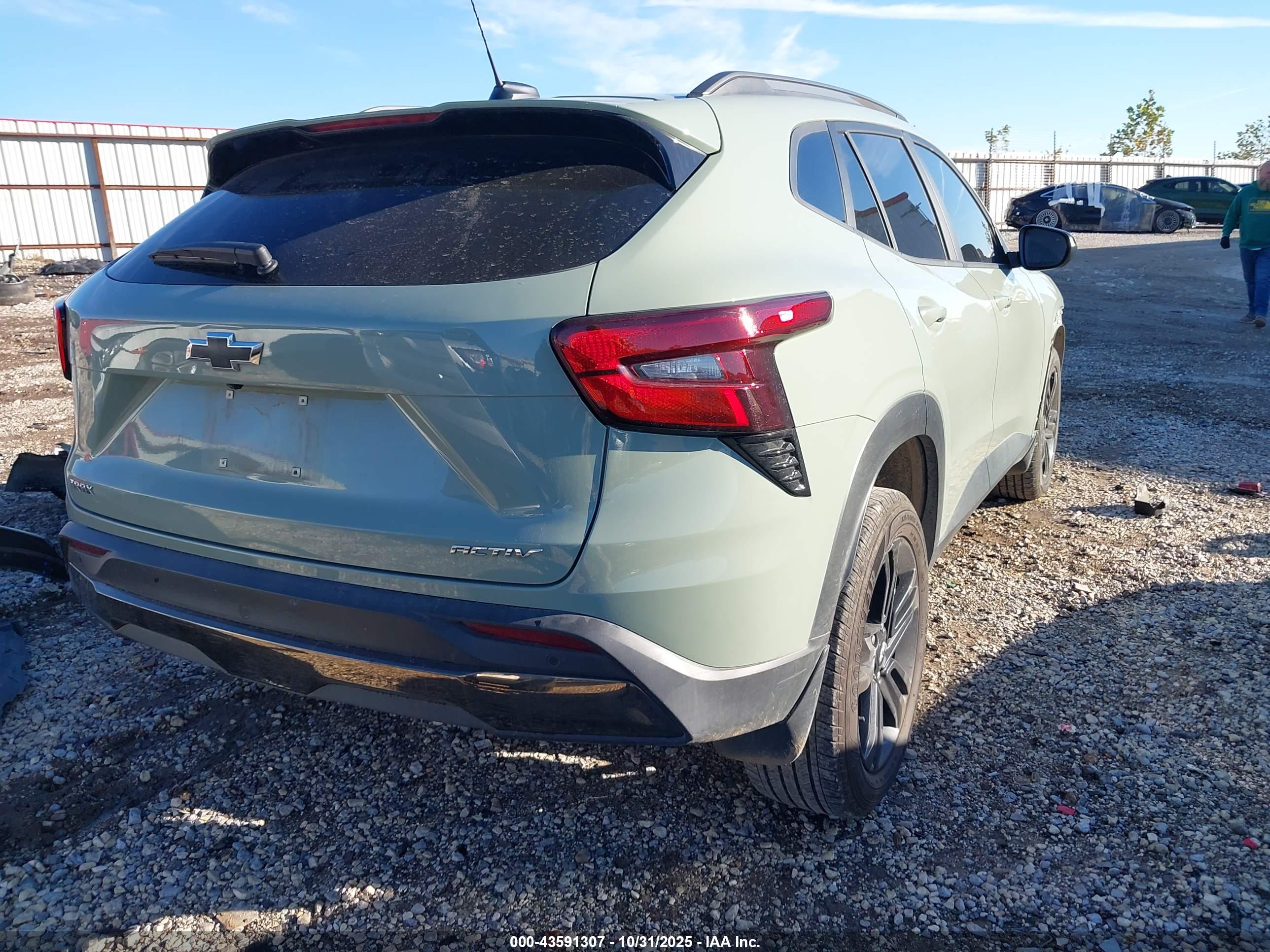 CHEVROLET TRAX image 4