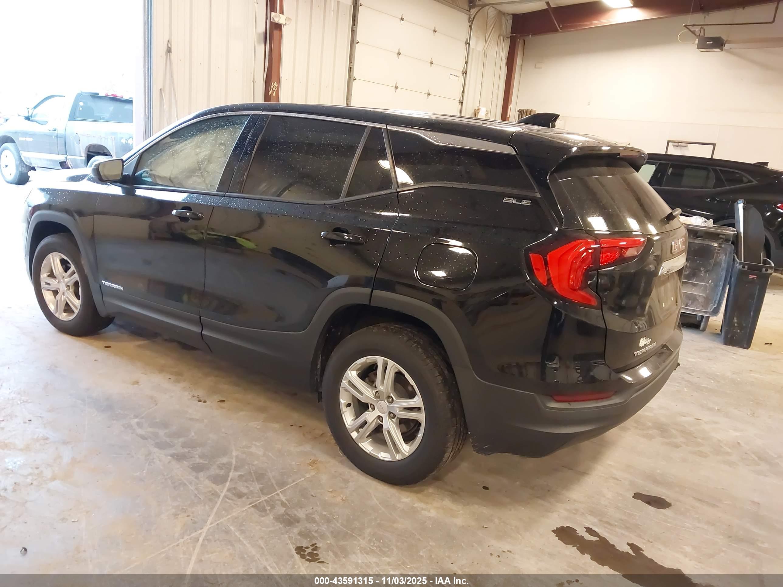 GMC TERRAIN image 3
