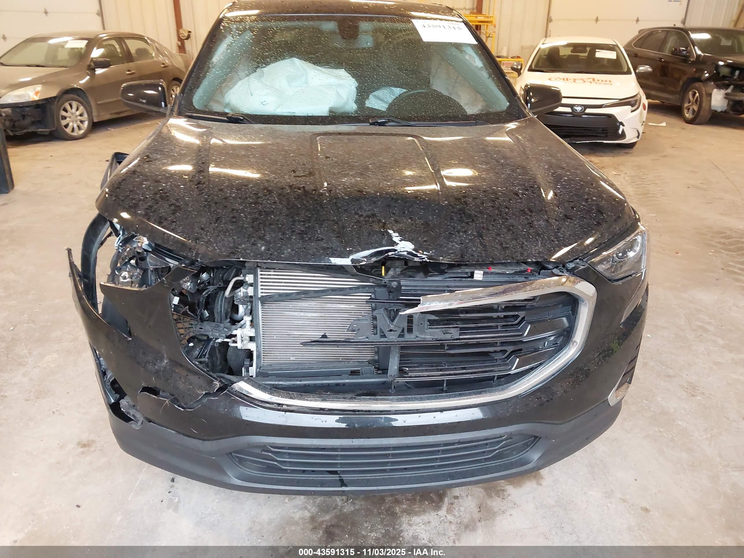 GMC TERRAIN image 6