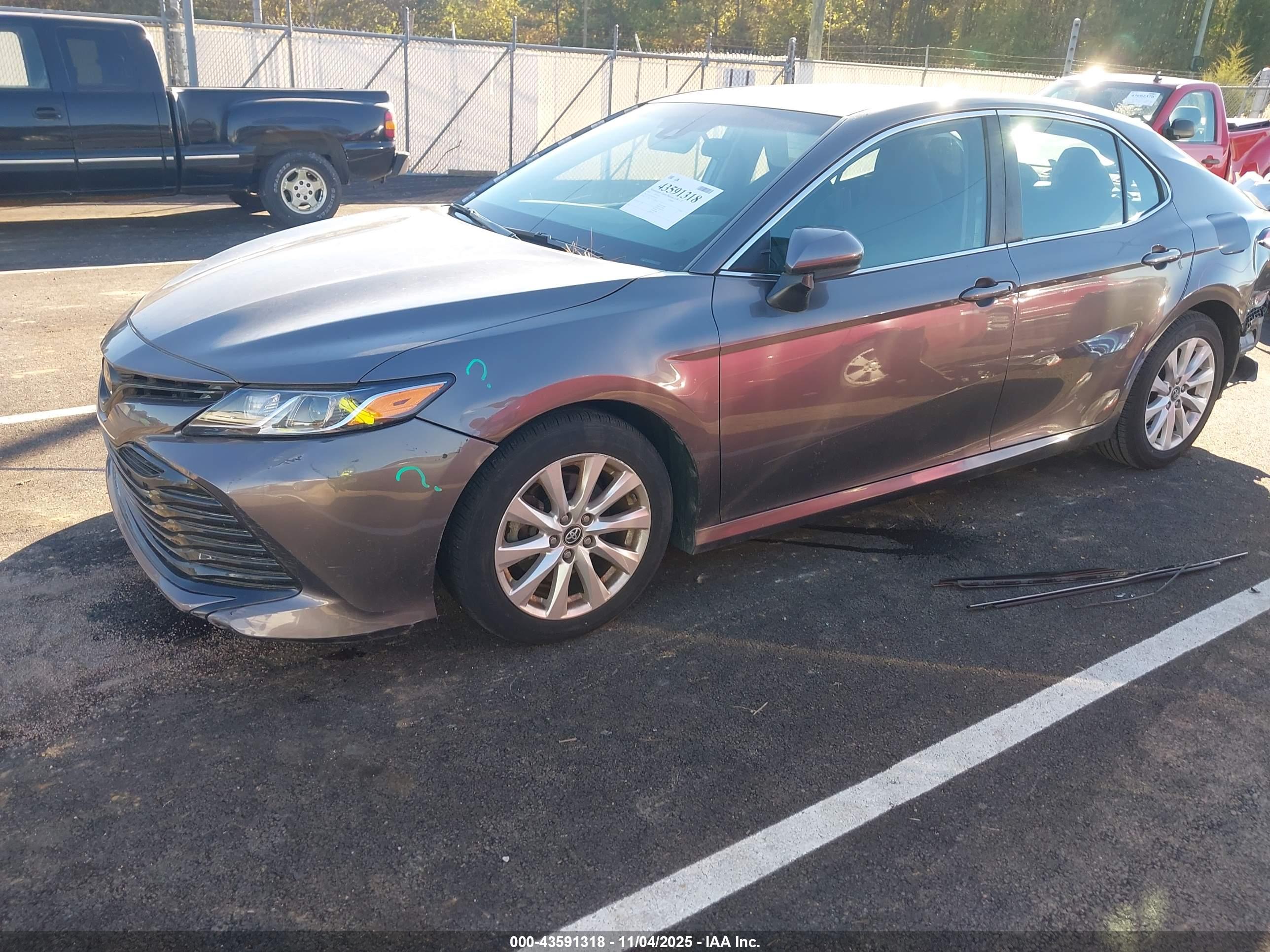 TOYOTA CAMRY image 2