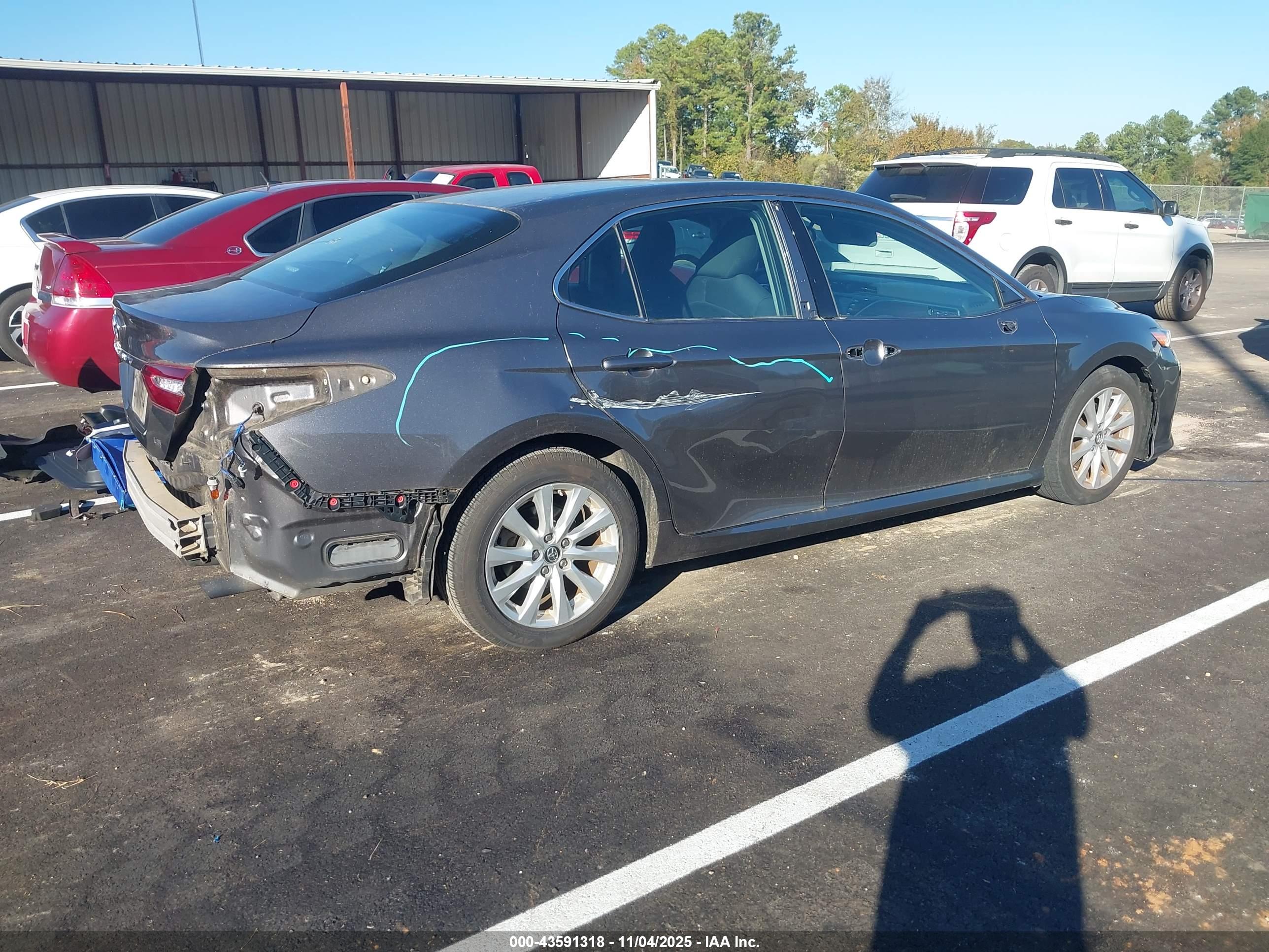 TOYOTA CAMRY image 4