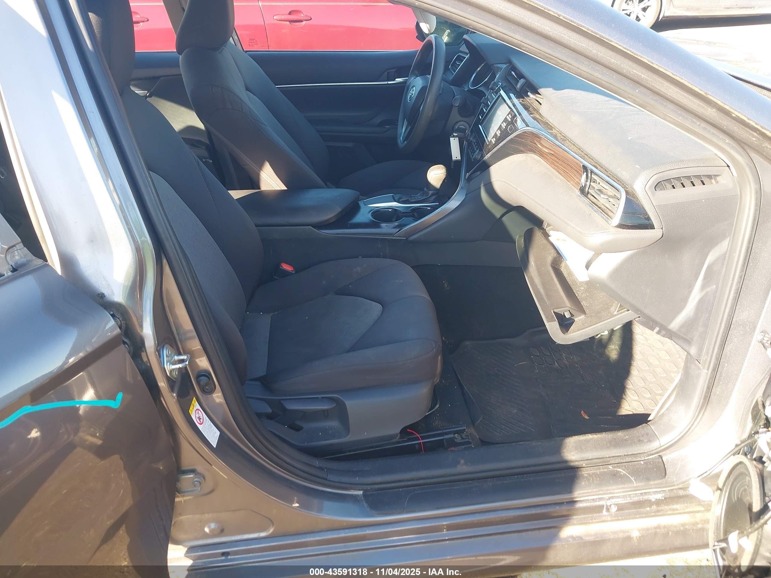 TOYOTA CAMRY image 5