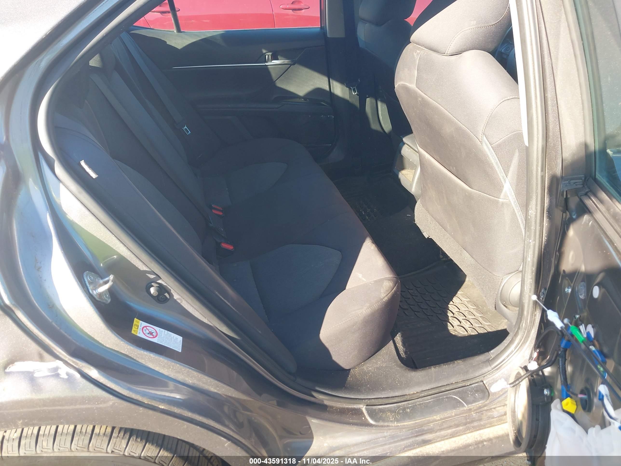 TOYOTA CAMRY image 8