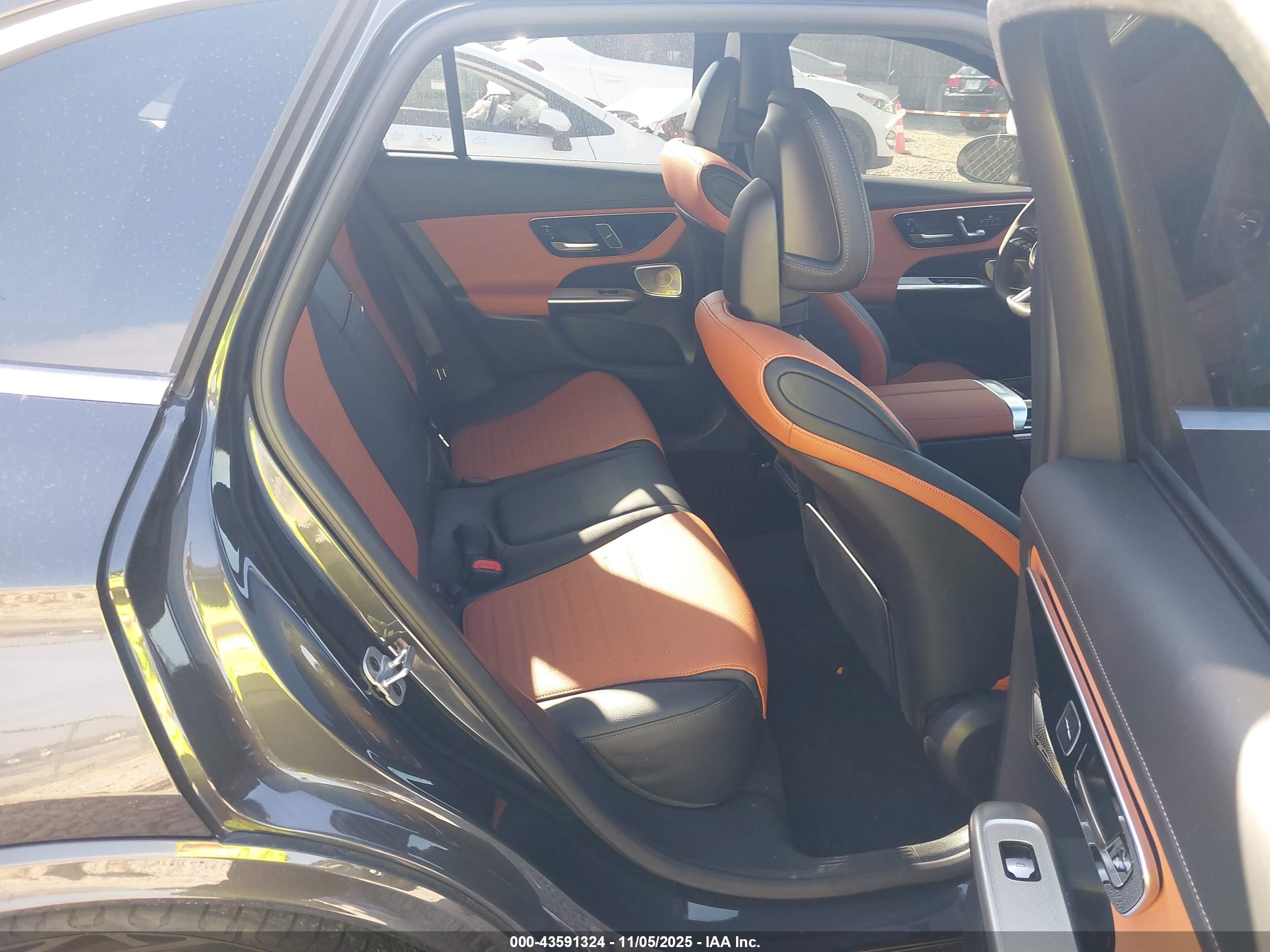 MERCEDES-BENZ GLC image 8