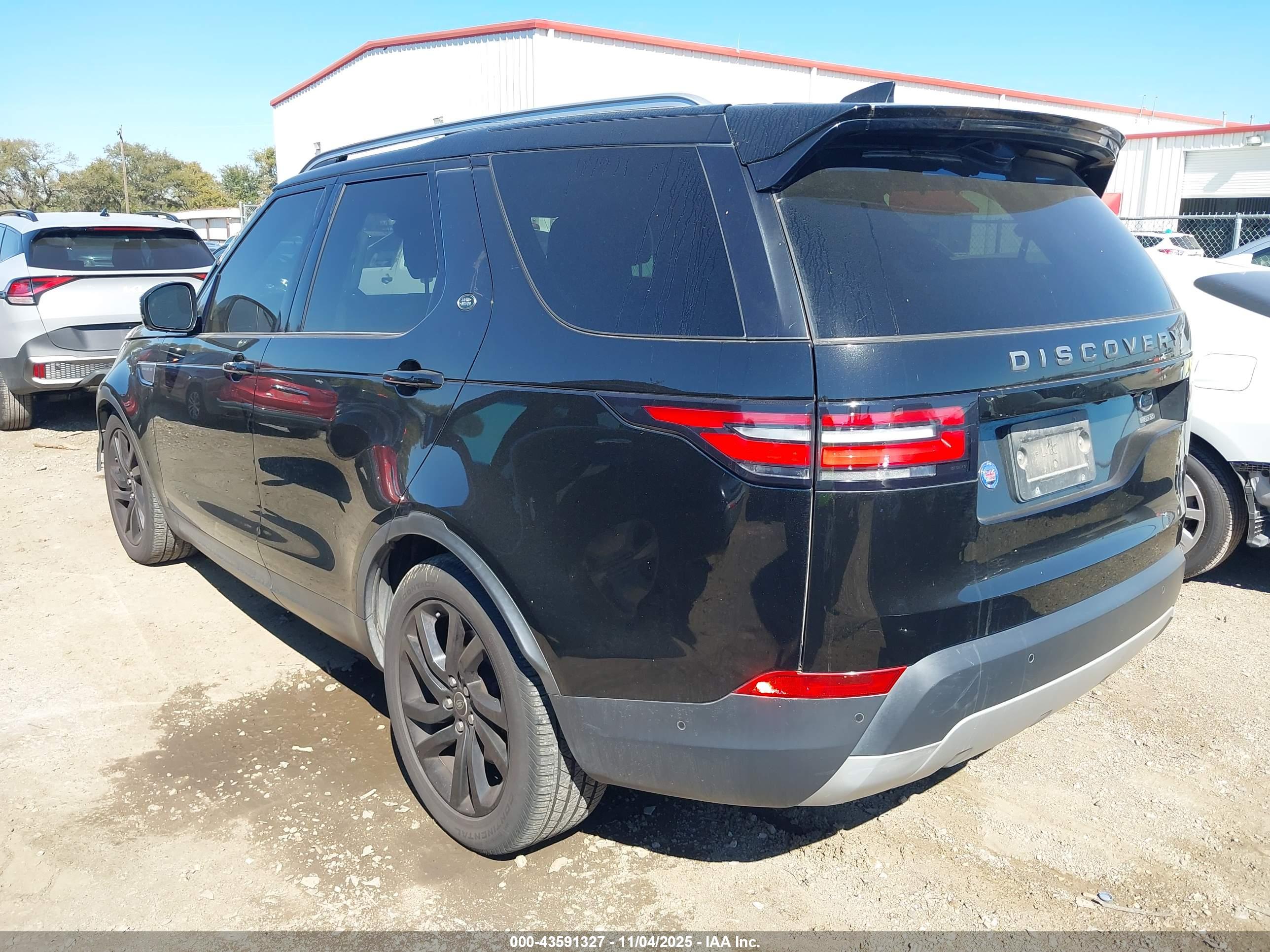 LAND ROVER image 3