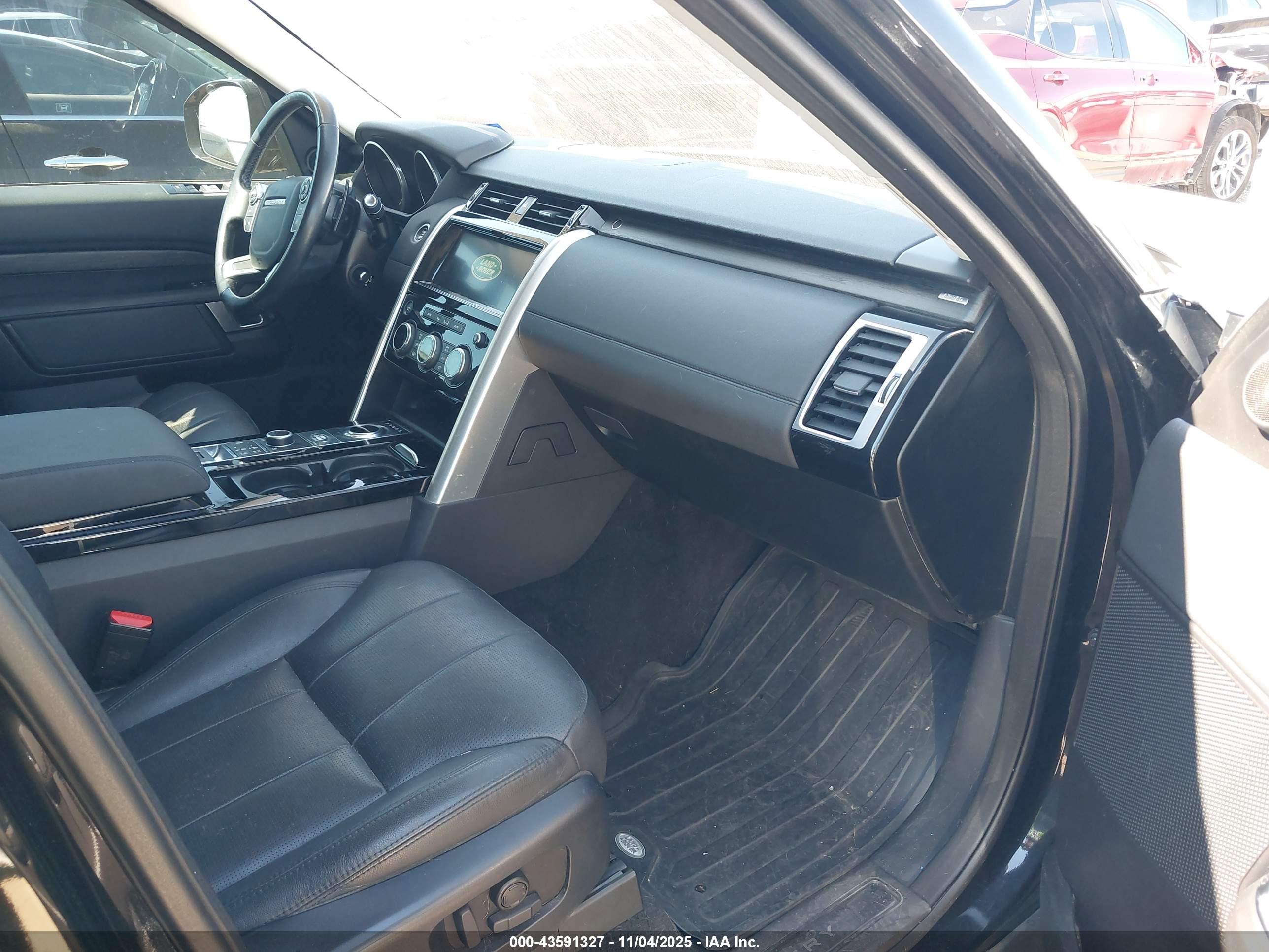 LAND ROVER image 5