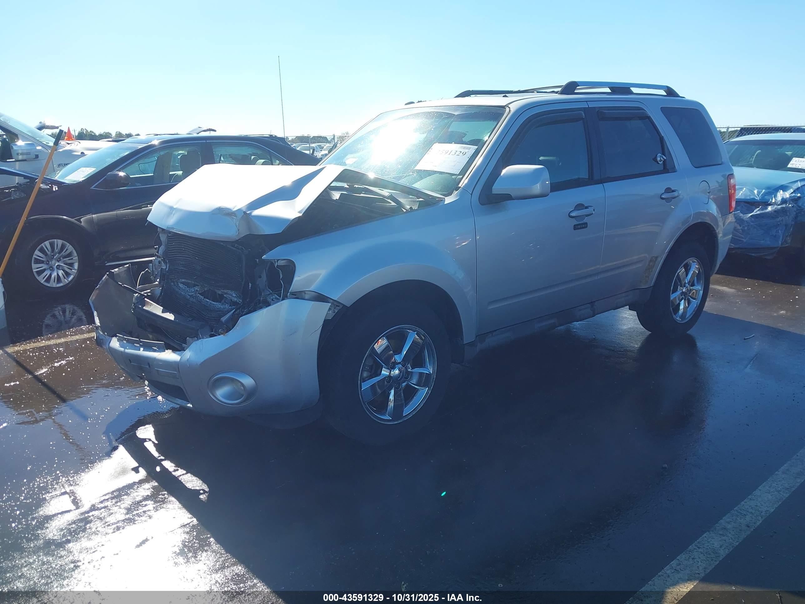 FORD ESCAPE image 2