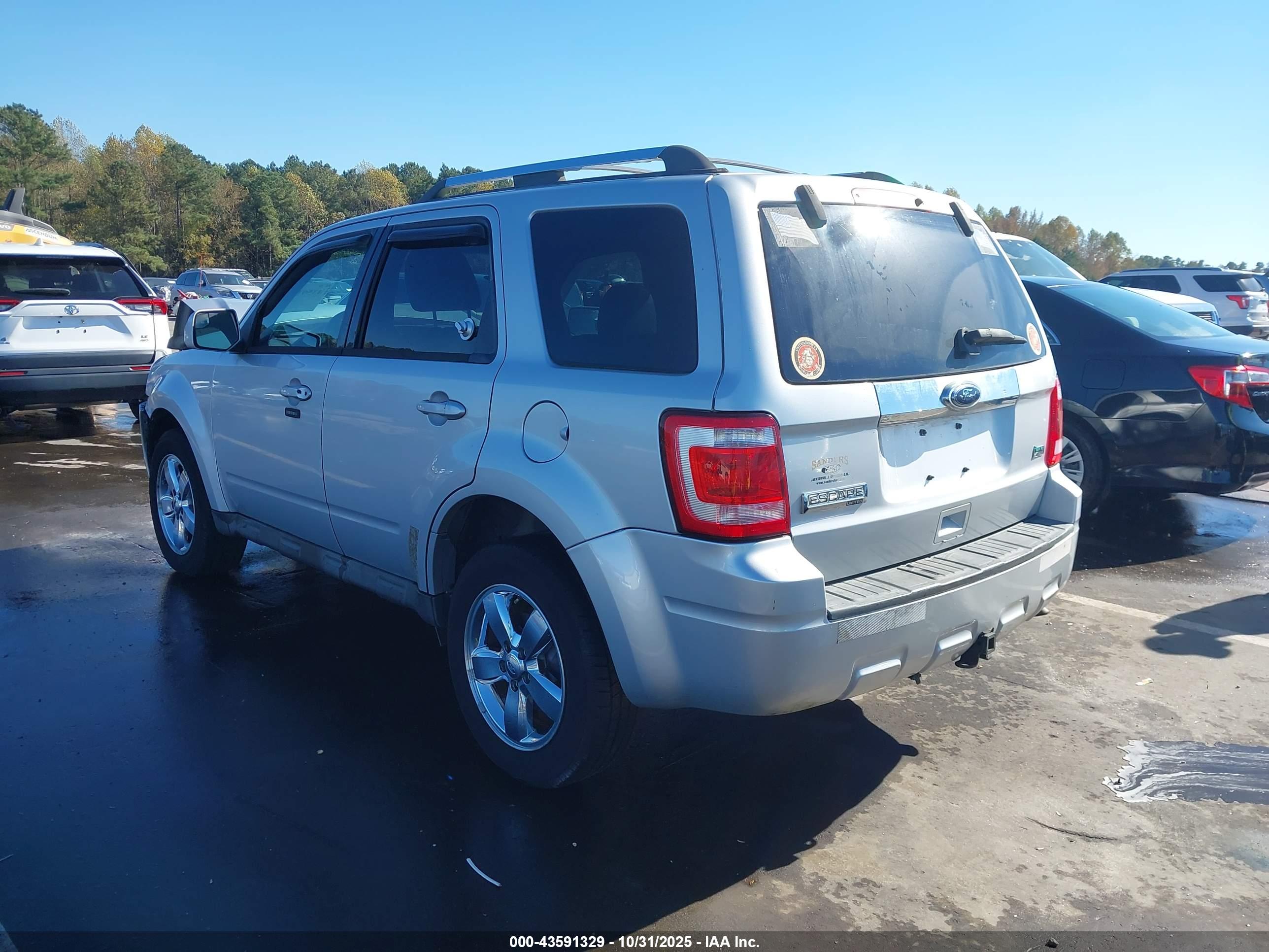 FORD ESCAPE image 3