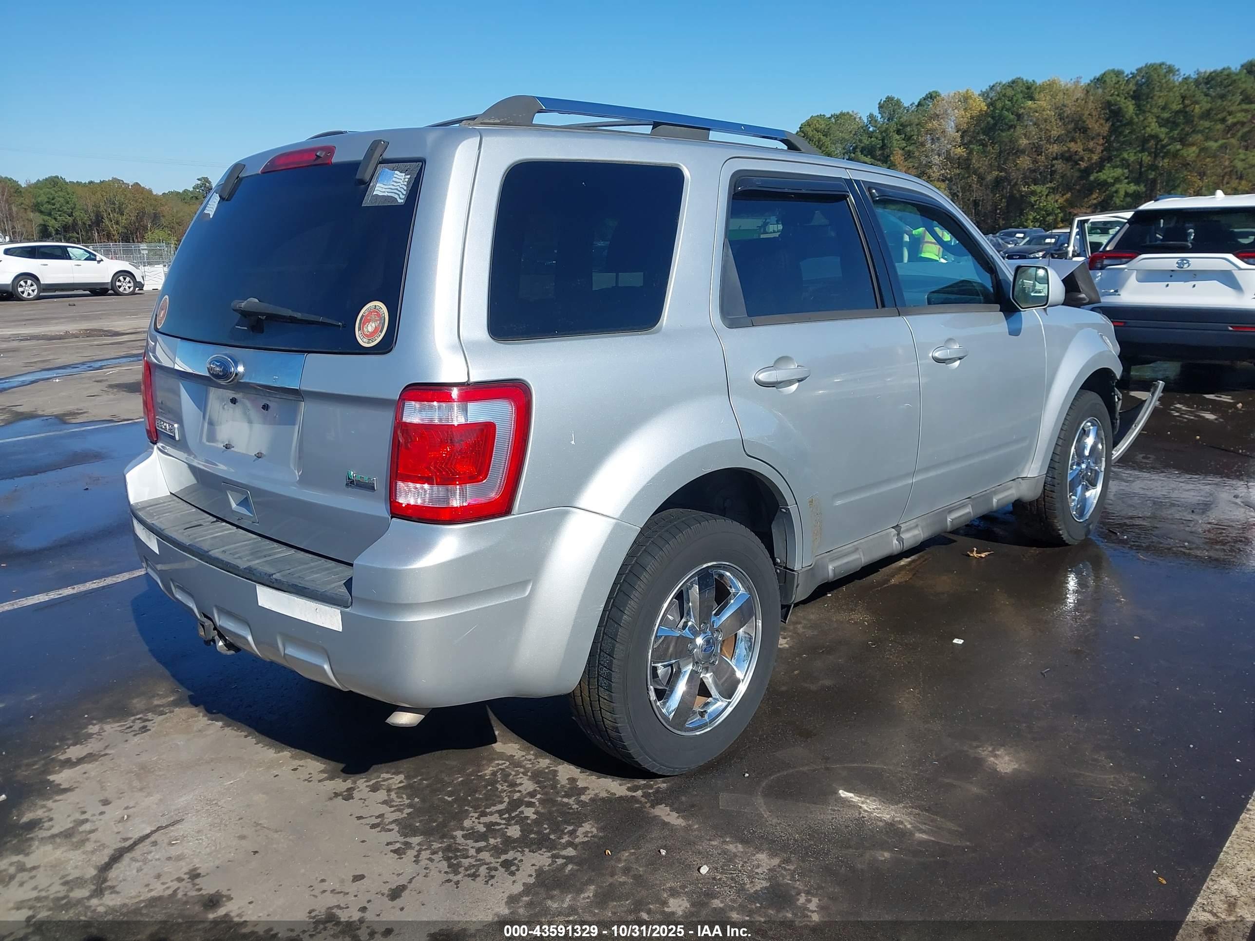 FORD ESCAPE image 4
