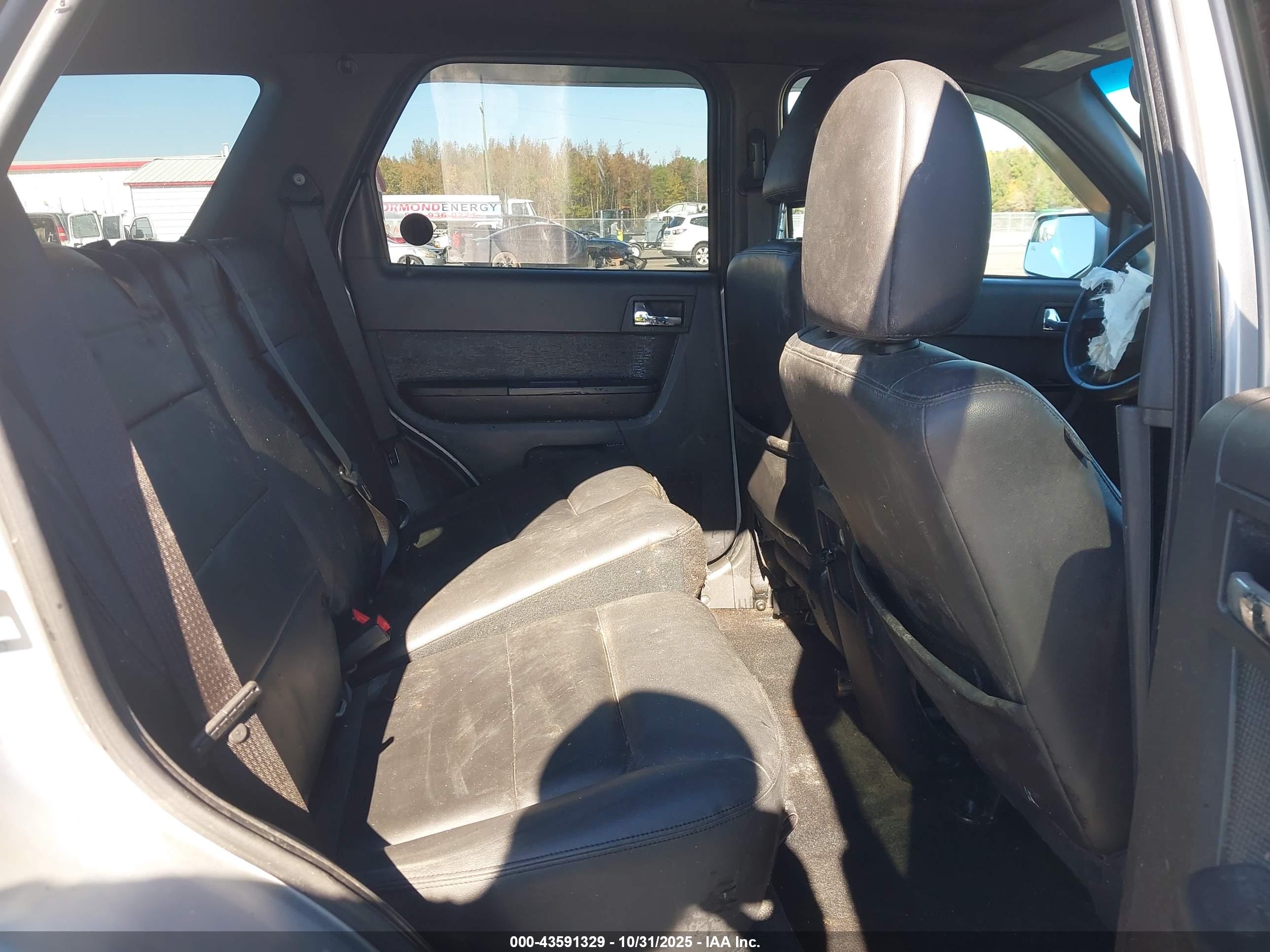FORD ESCAPE image 8