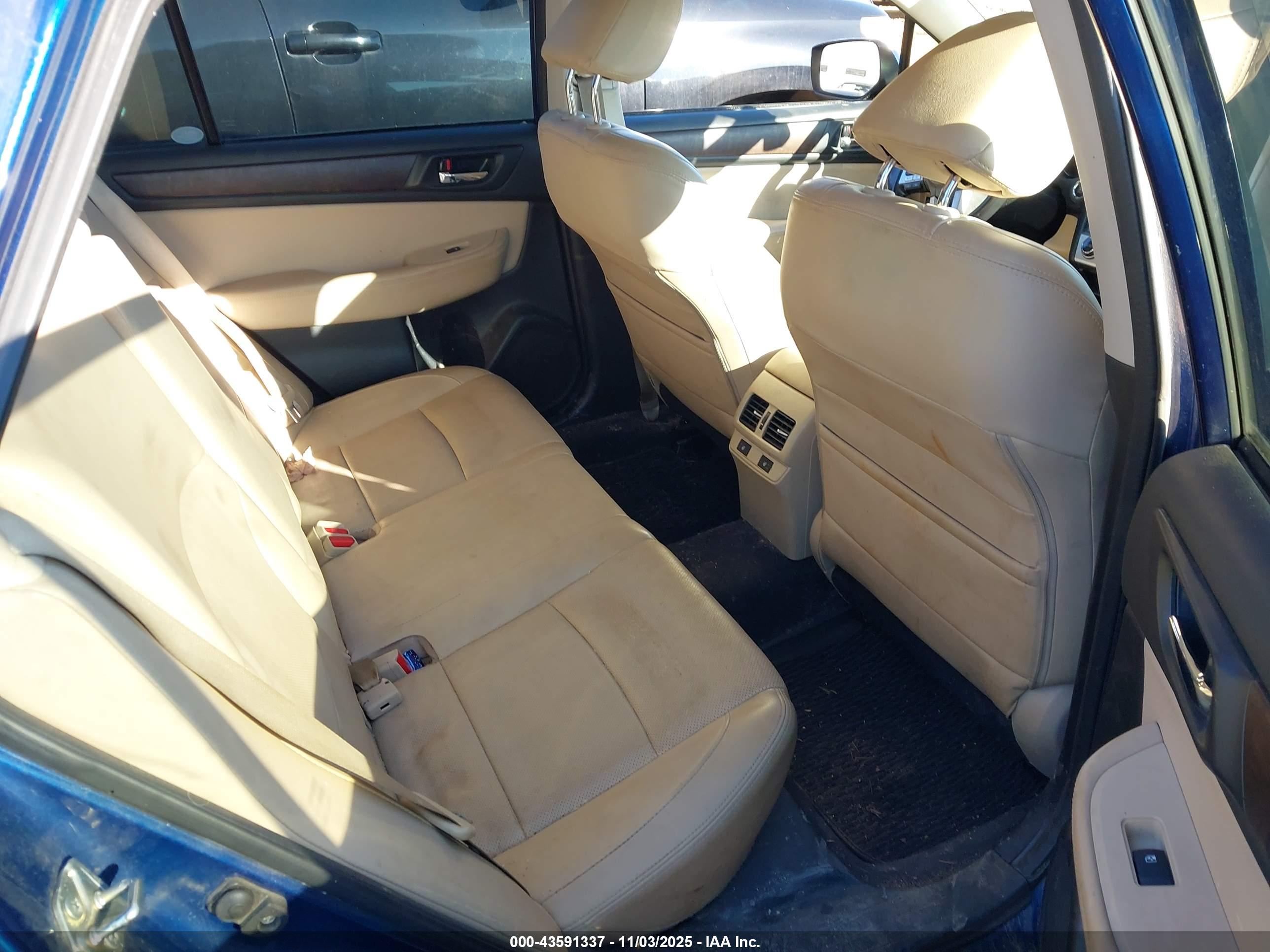 SUBARU OUTBACK image 8